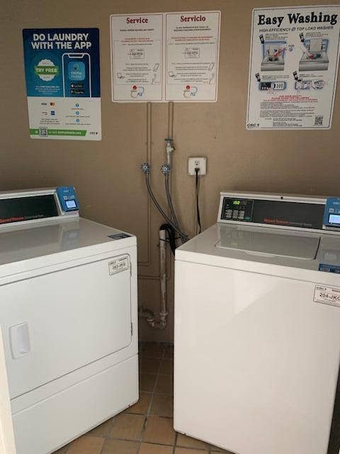 2426 SE 17th Street, #307a, Fort Lauderdale, FL 33316 laundry room