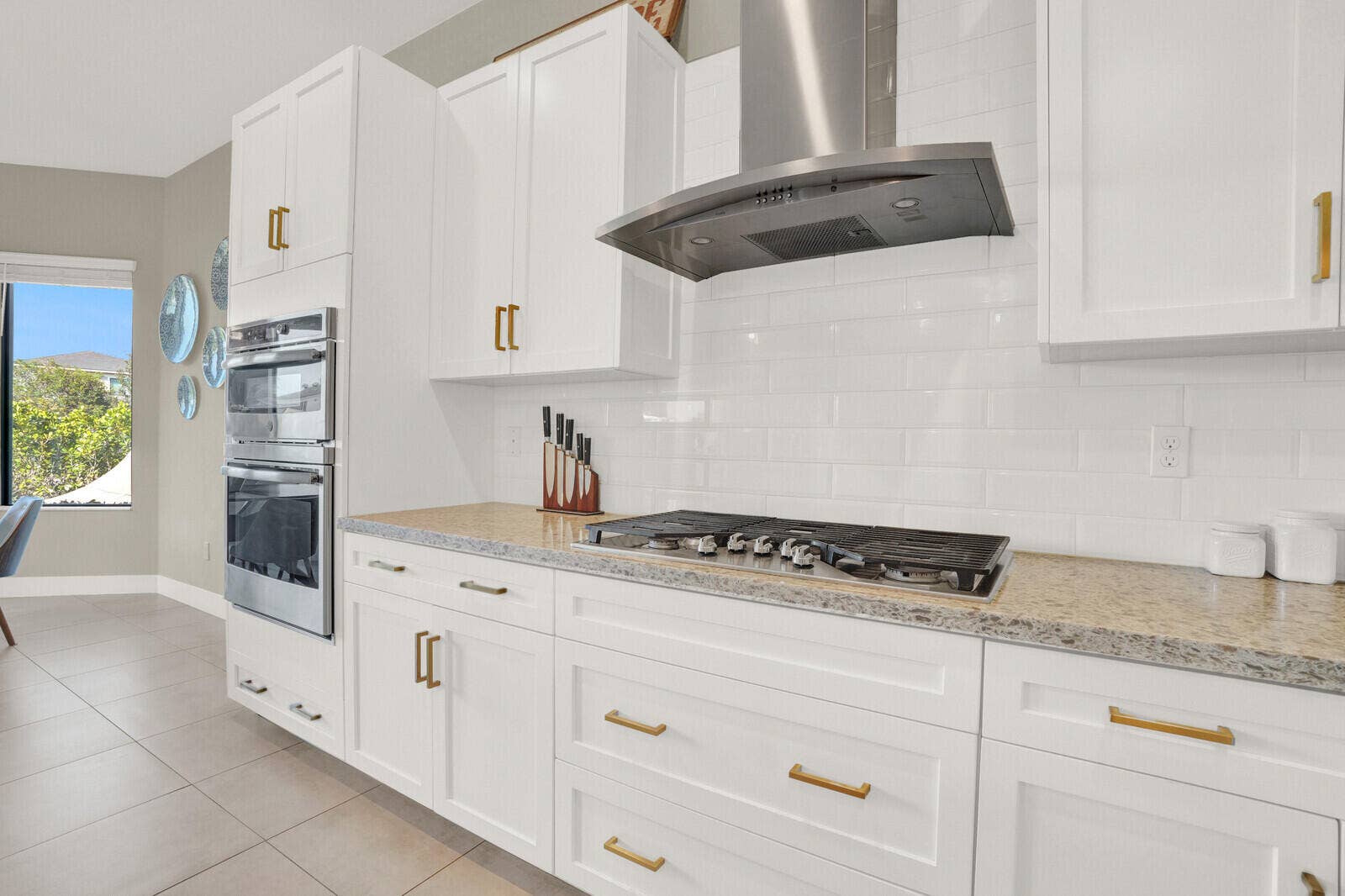 10767 PACIFICA Way, Parkland, FL 33076 house kitchen gas stove