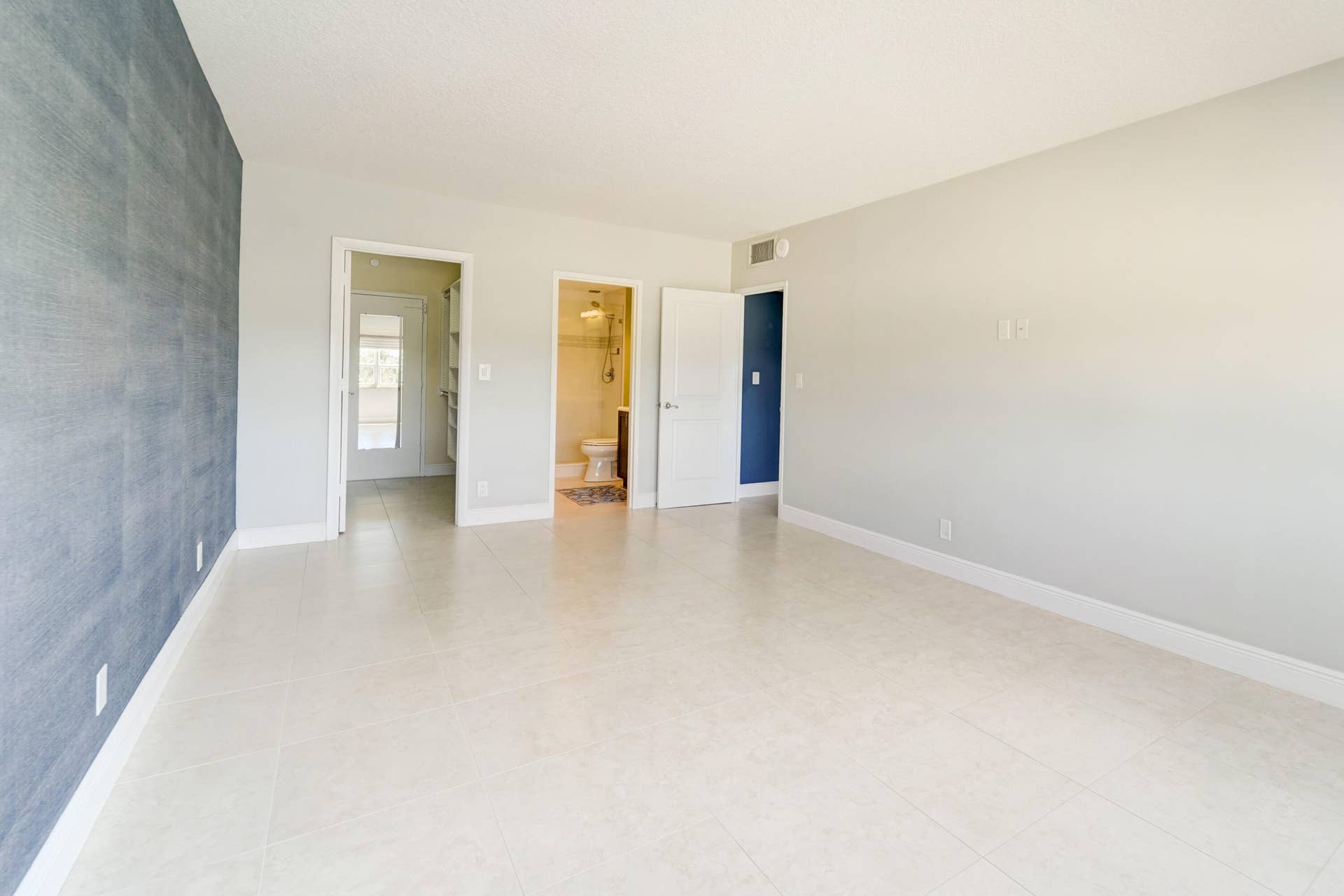 2500 E Las Olas Blvd Apt 403-print-021-0