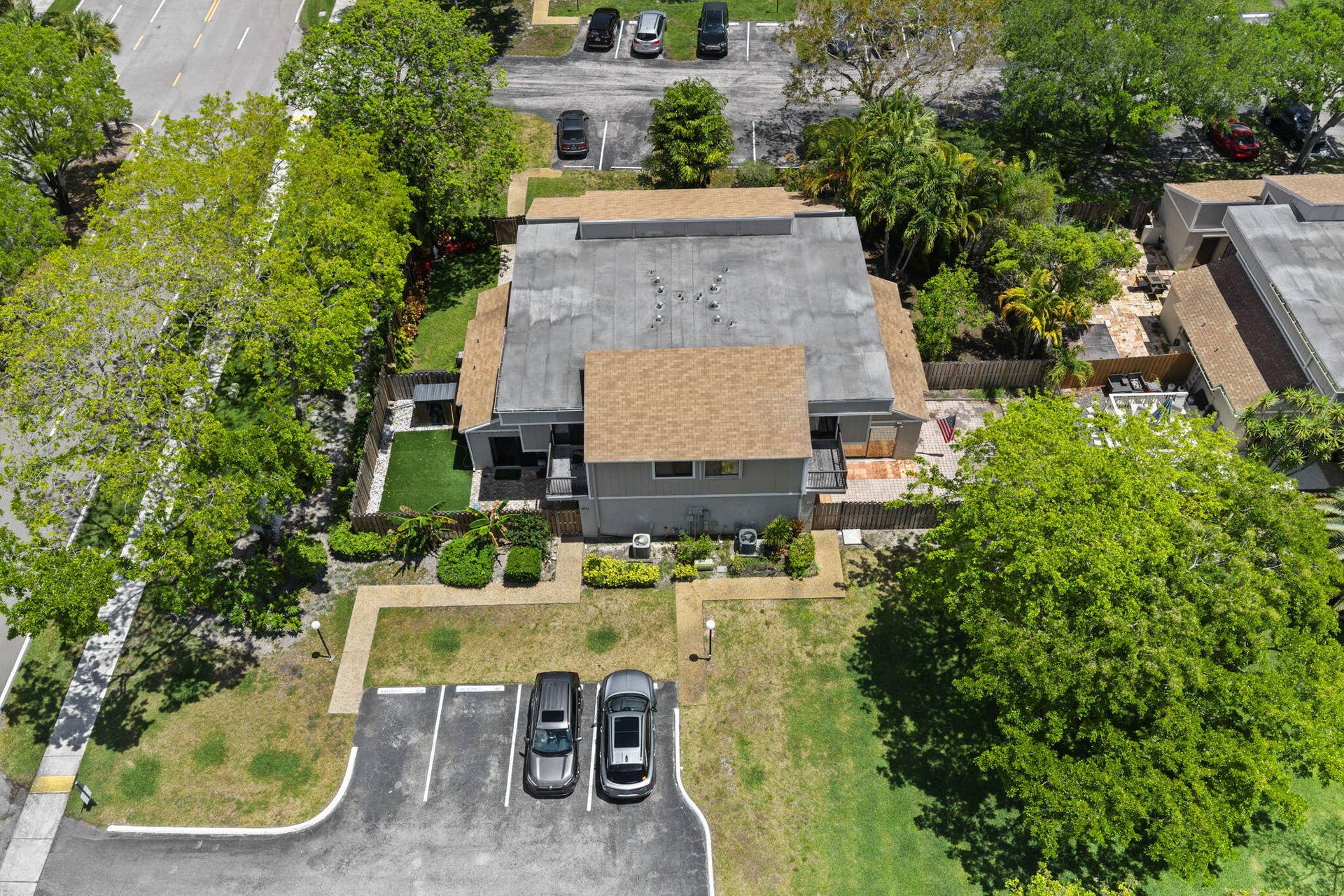 3-web-or-mls-620-commodore-dr