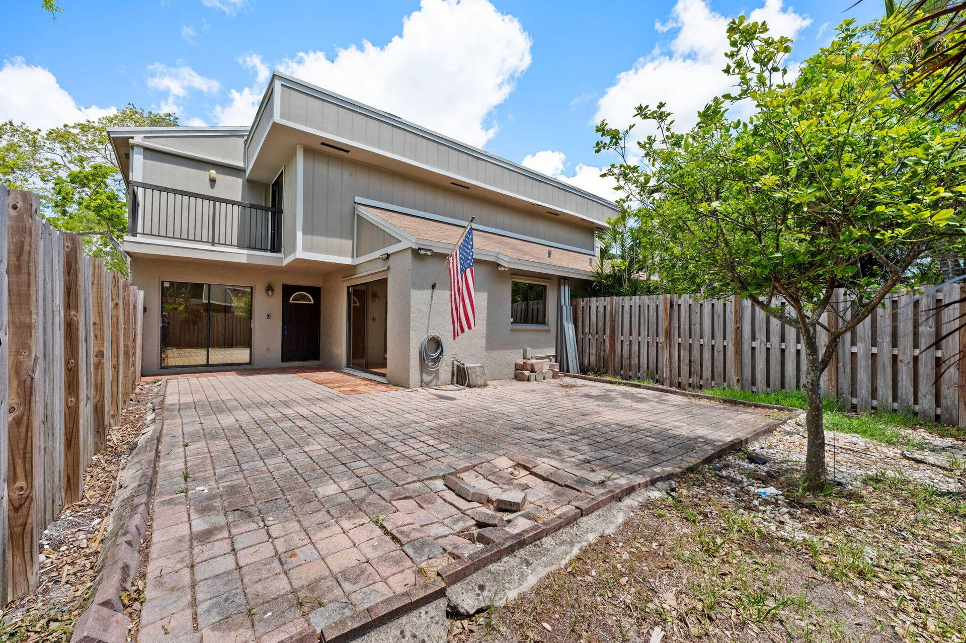 7-web-or-mls-620-commodore-dr