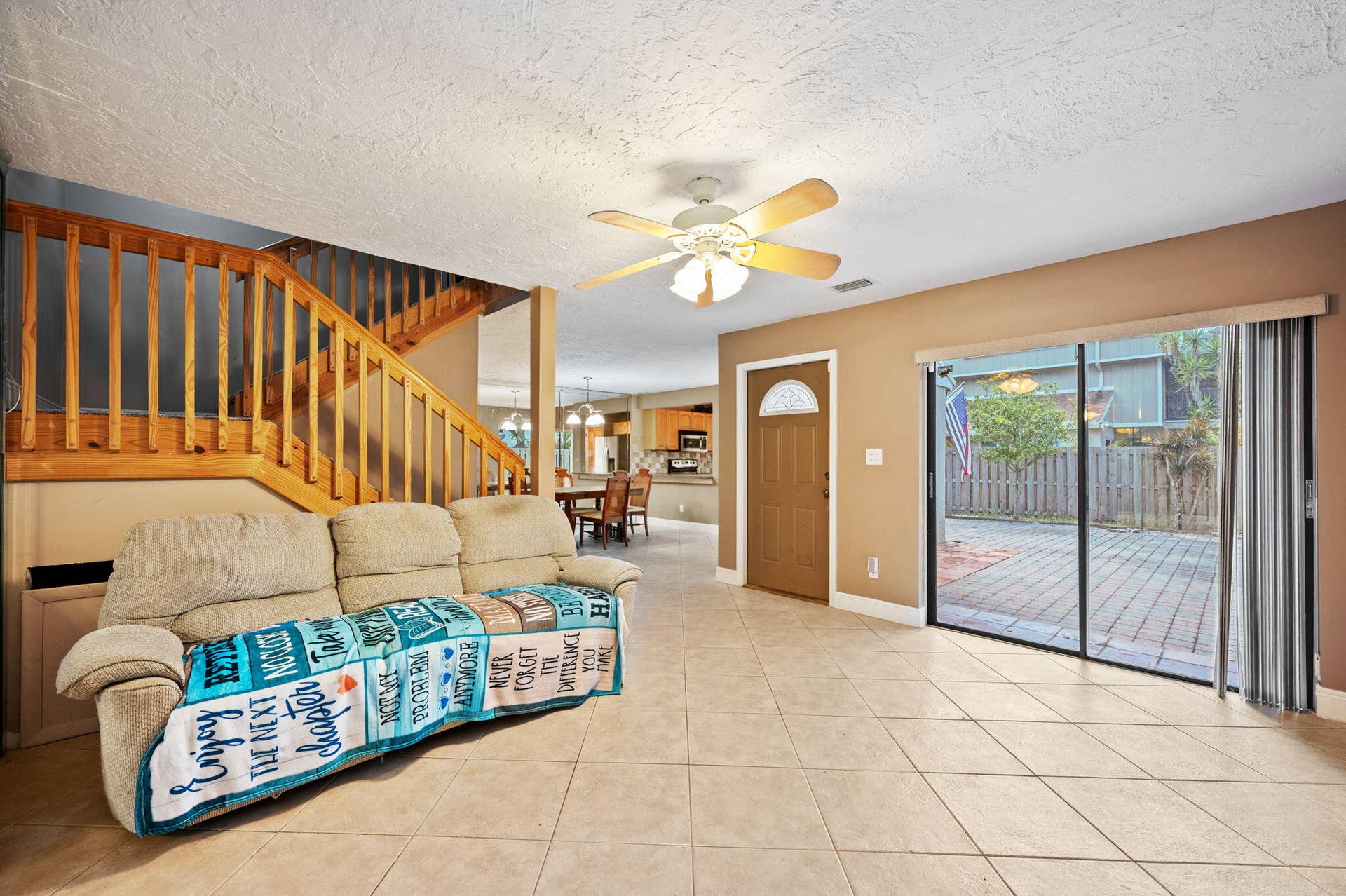 9-web-or-mls-620-commodore-dr