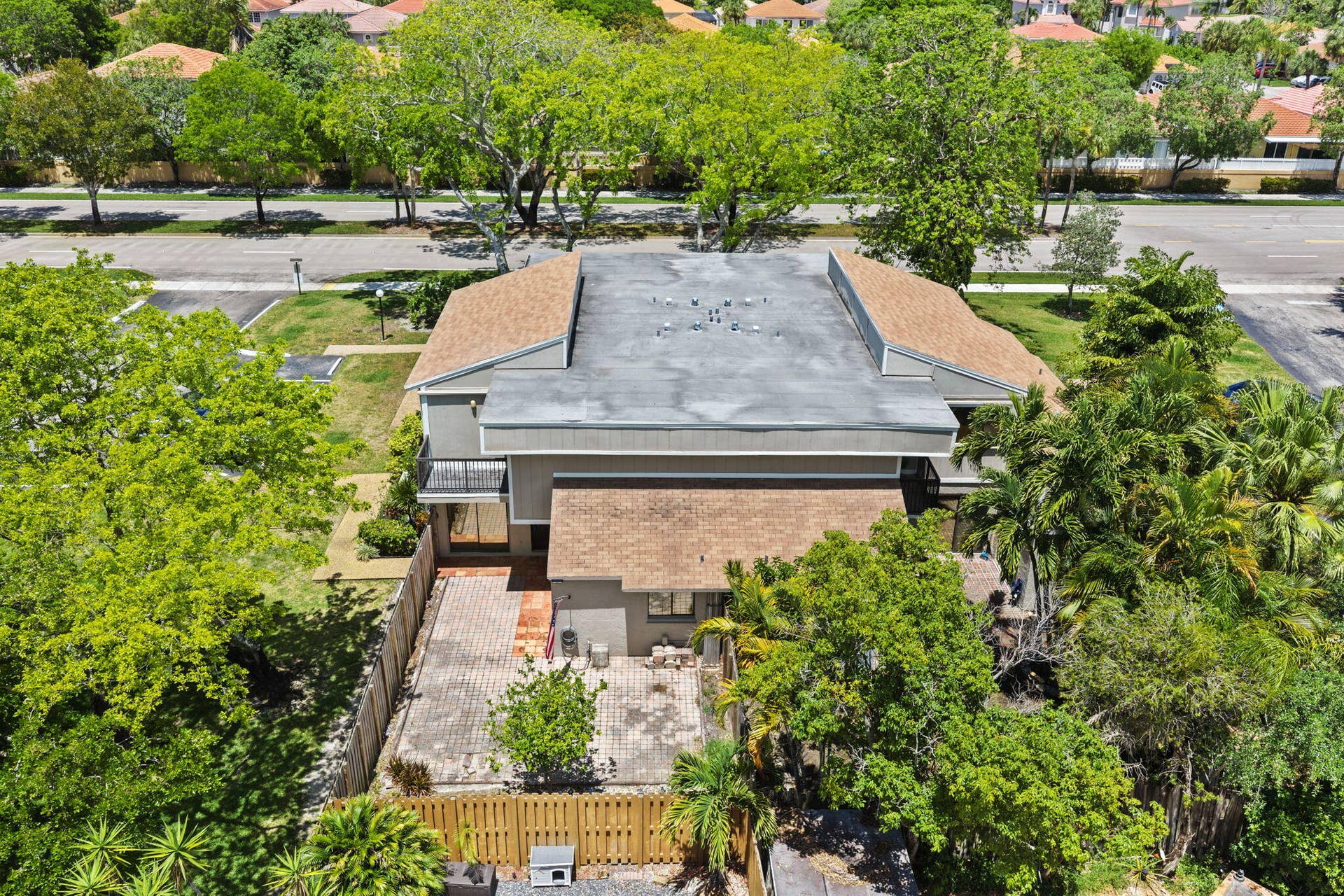 29-web-or-mls-620-commodore-dr