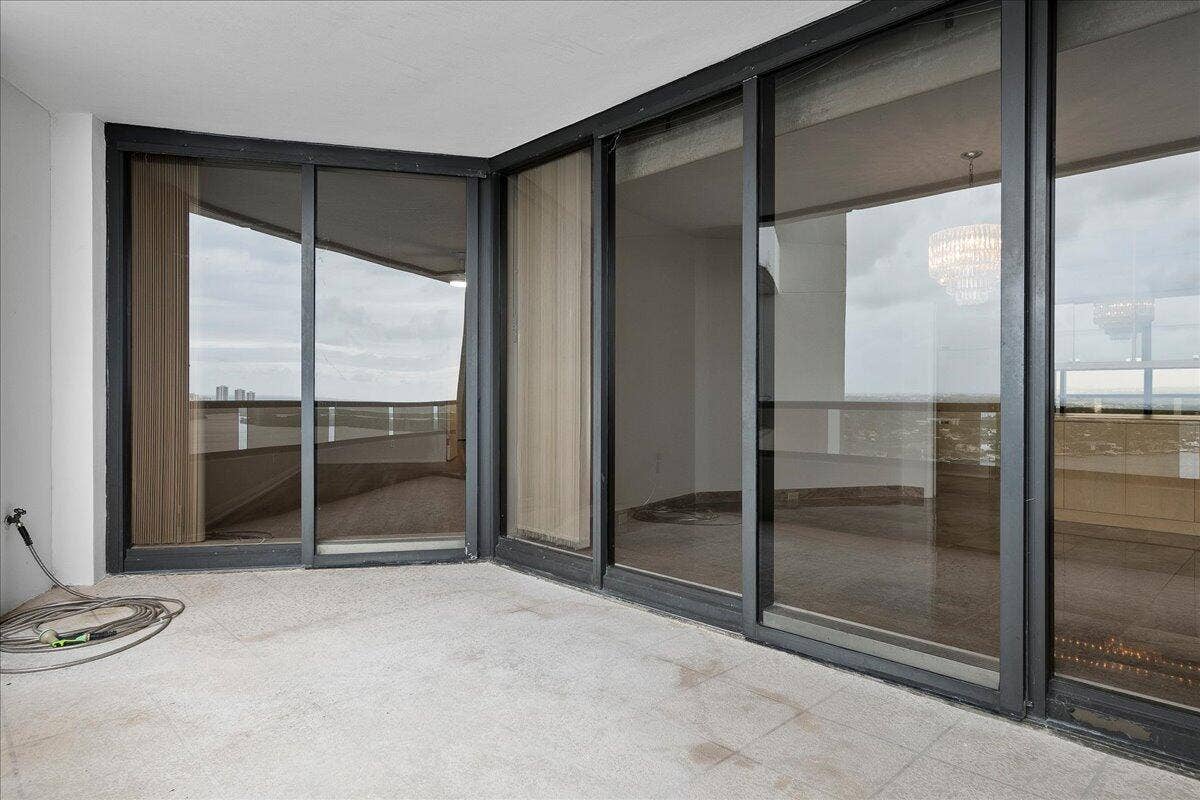 100 Lakeshore Drive, #1955, North Palm Beach, FL 33408 37-JLC_8338