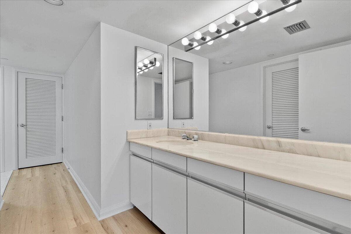 100 Lakeshore Drive, #1955, North Palm Beach, FL 33408 30-JLC_8288