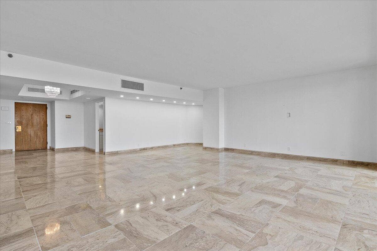 100 Lakeshore Drive, #1955, North Palm Beach, FL 33408 09-JLC_8158