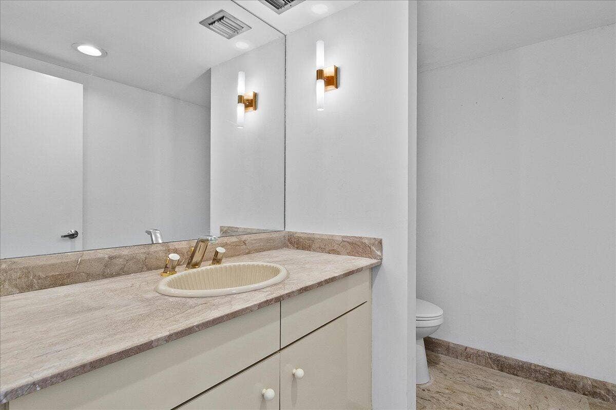 100 Lakeshore Drive, #1955, North Palm Beach, FL 33408 06-JLC_8143