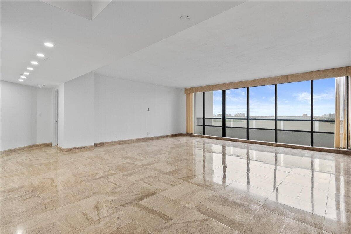 100 Lakeshore Drive, #1955, North Palm Beach, FL 33408 04-JLC_8123