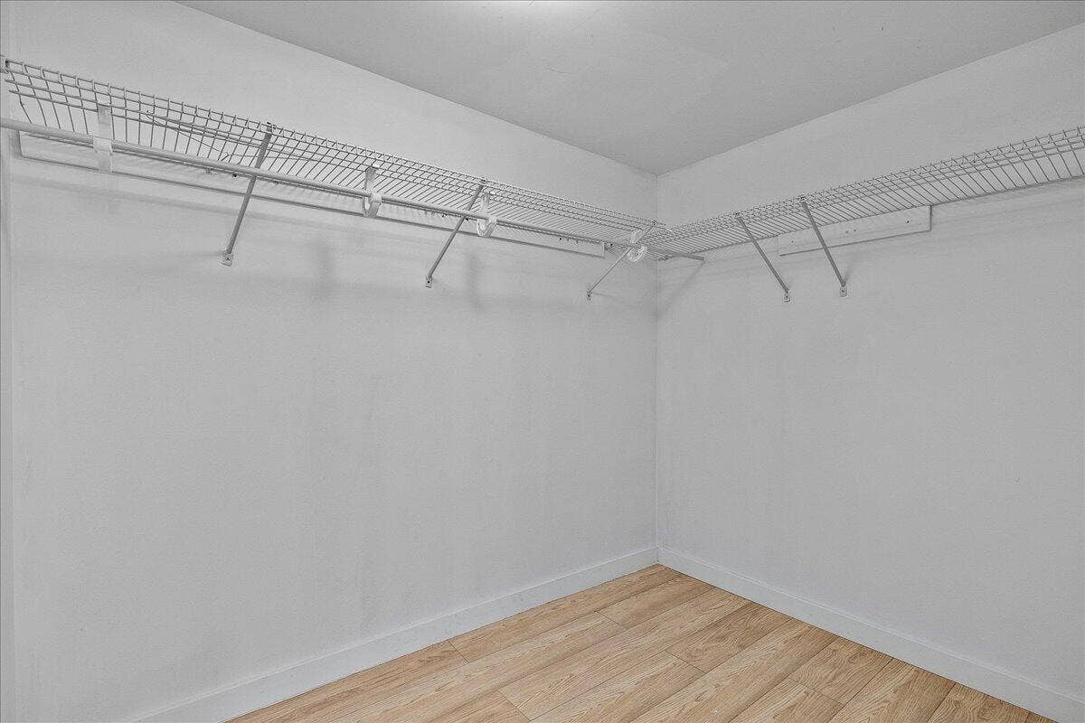 100 Lakeshore Drive, #1955, North Palm Beach, FL 33408 31-JLC_8293