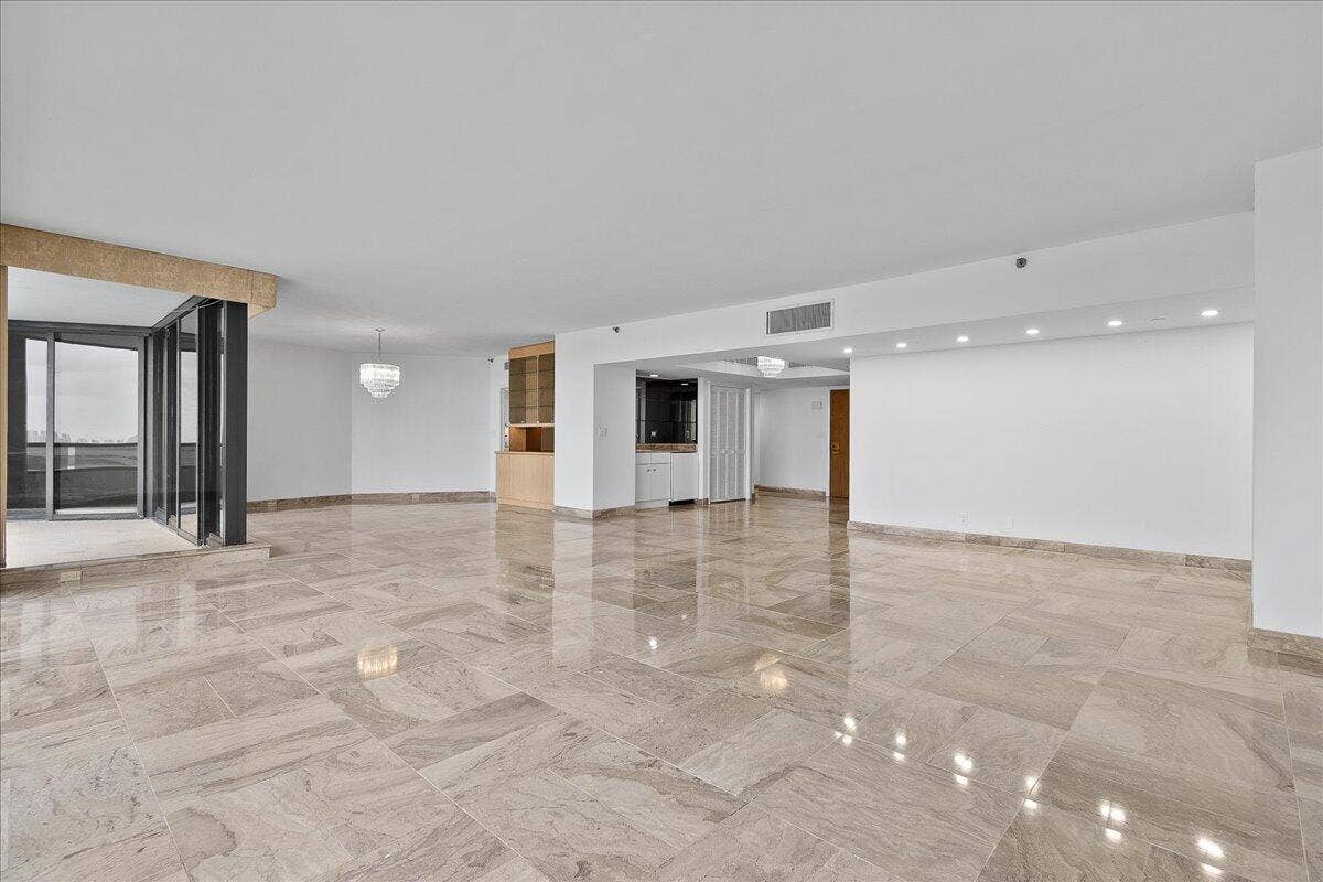 100 Lakeshore Drive, #1955, North Palm Beach, FL 33408 08-JLC_8153