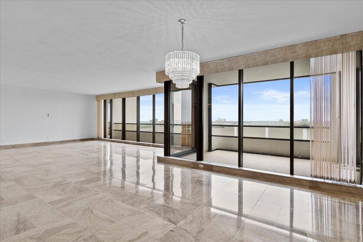 100 Lakeshore Drive, #1955, North Palm Beach, FL 33408 11-JLC_8169