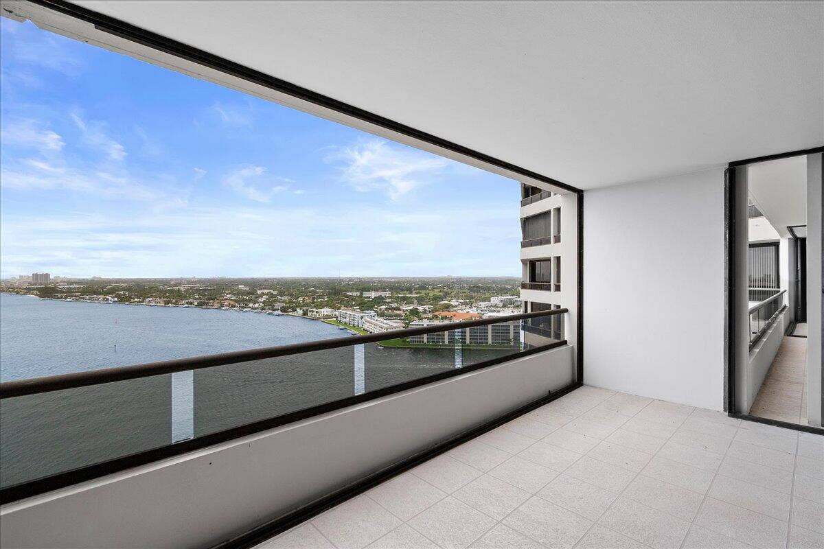 100 Lakeshore Drive, #1955, North Palm Beach, FL 33408 34-JLC_8309