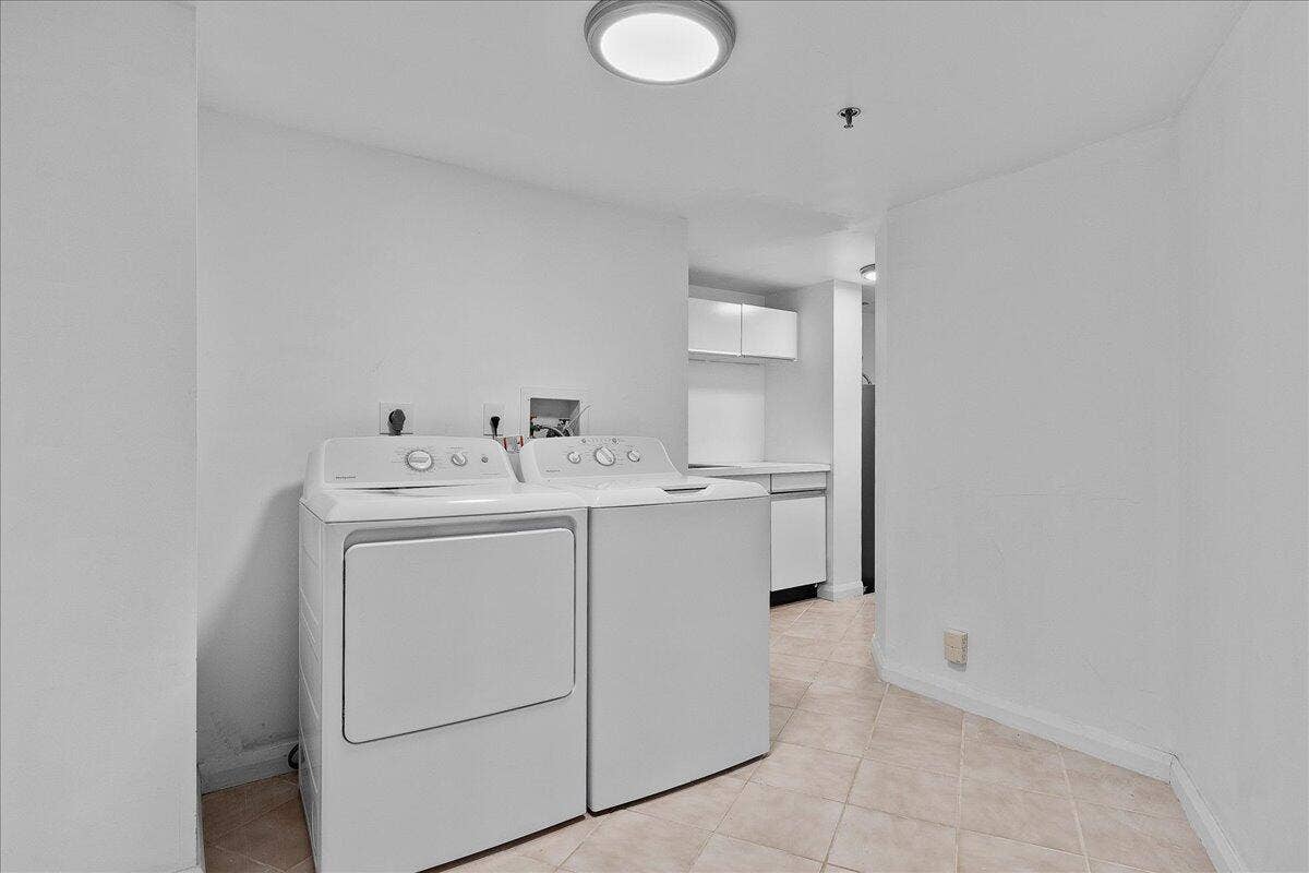 100 Lakeshore Drive, #1955, North Palm Beach, FL 33408 33-JLC_8303
