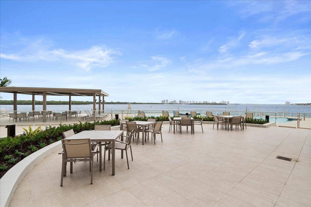 100 Lakeshore Drive, #1955, North Palm Beach, FL 33408 56-JLC_8353