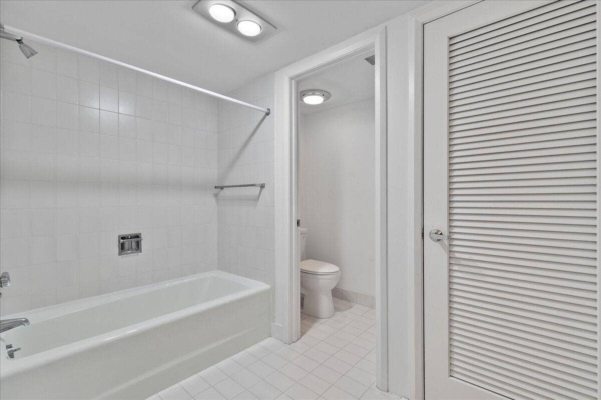 100 Lakeshore Drive, #1955, North Palm Beach, FL 33408 32-JLC_8298