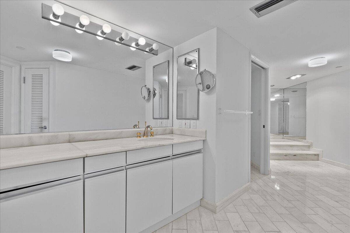 100 Lakeshore Drive, #1955, North Palm Beach, FL 33408 26-JLC_8258