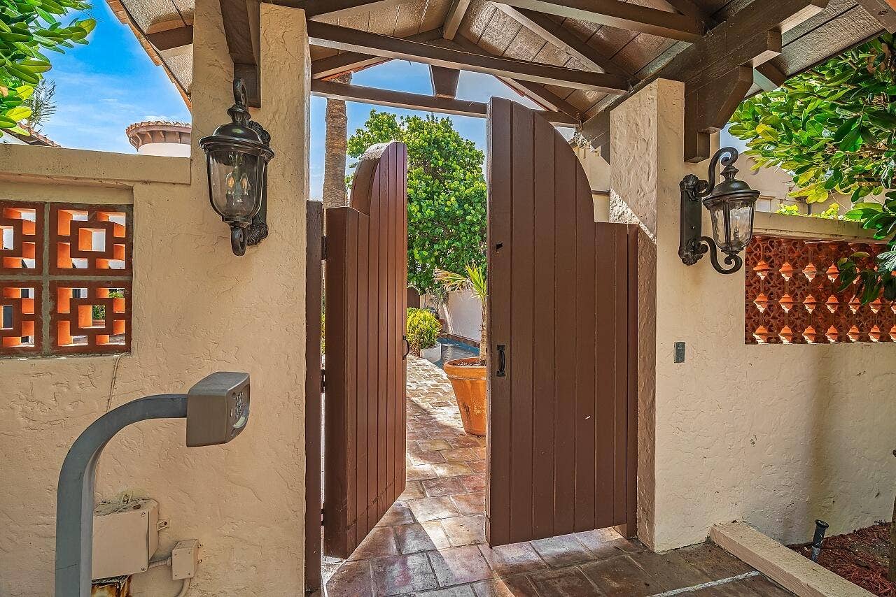 Private entry