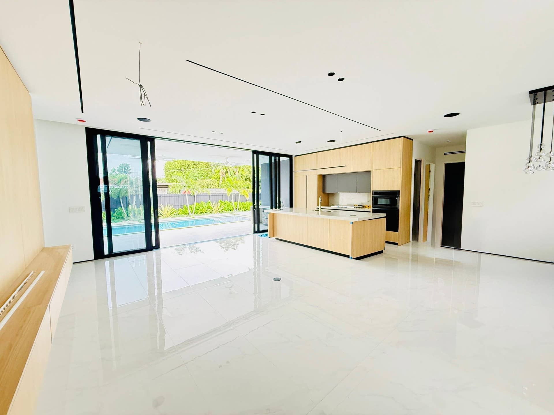 8966 SW 40th Terrace, Miami, FL 33165 kitchen