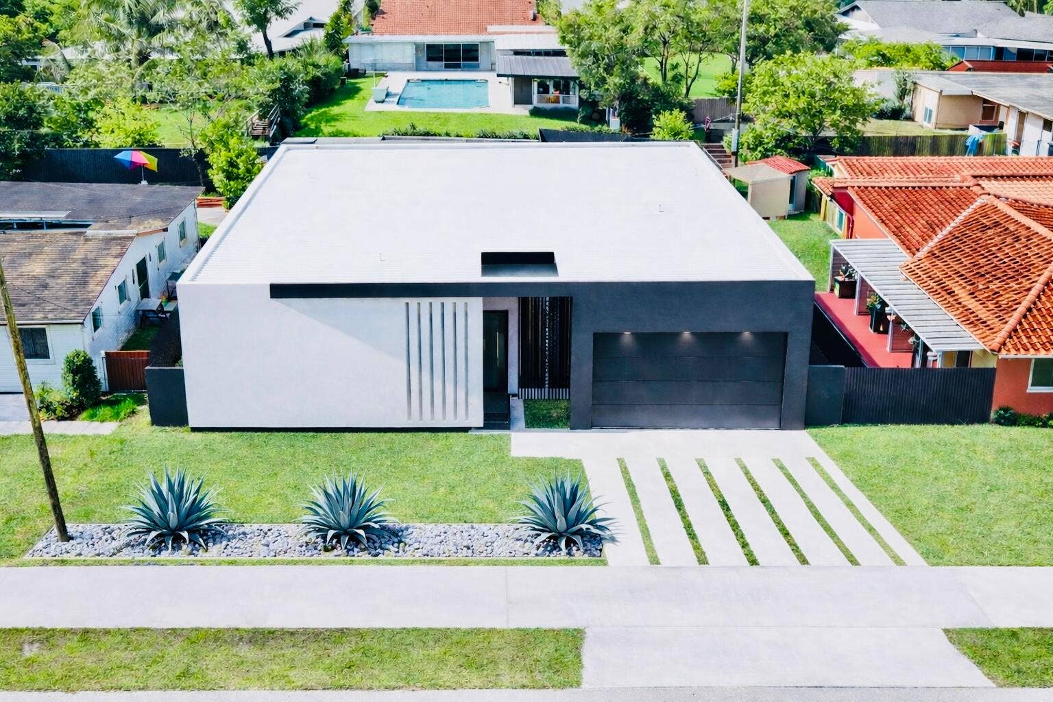 8966 SW 40th Terrace, Miami, FL 33165 Front aerial