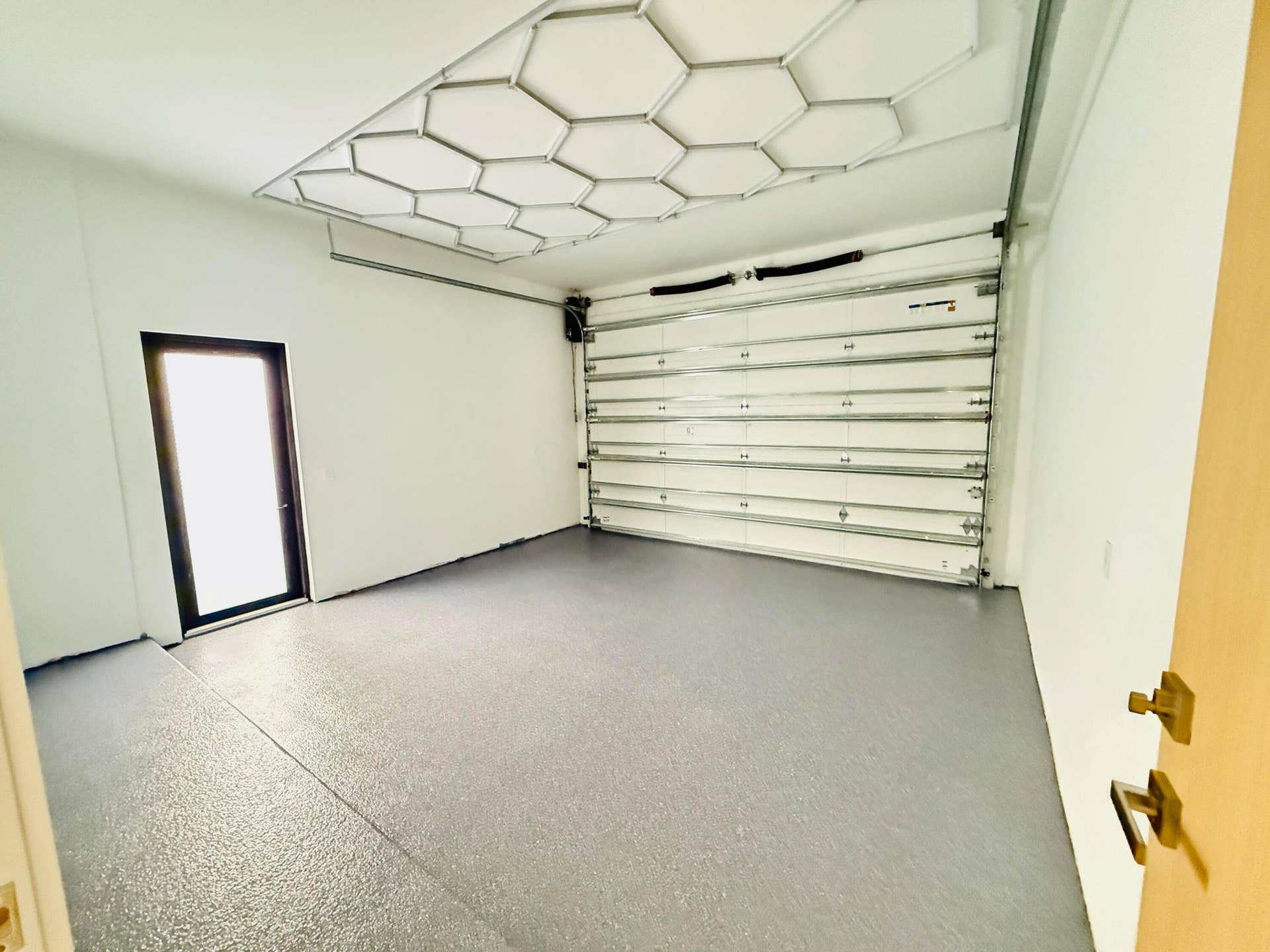 8966 SW 40th Terrace, Miami, FL 33165 garage