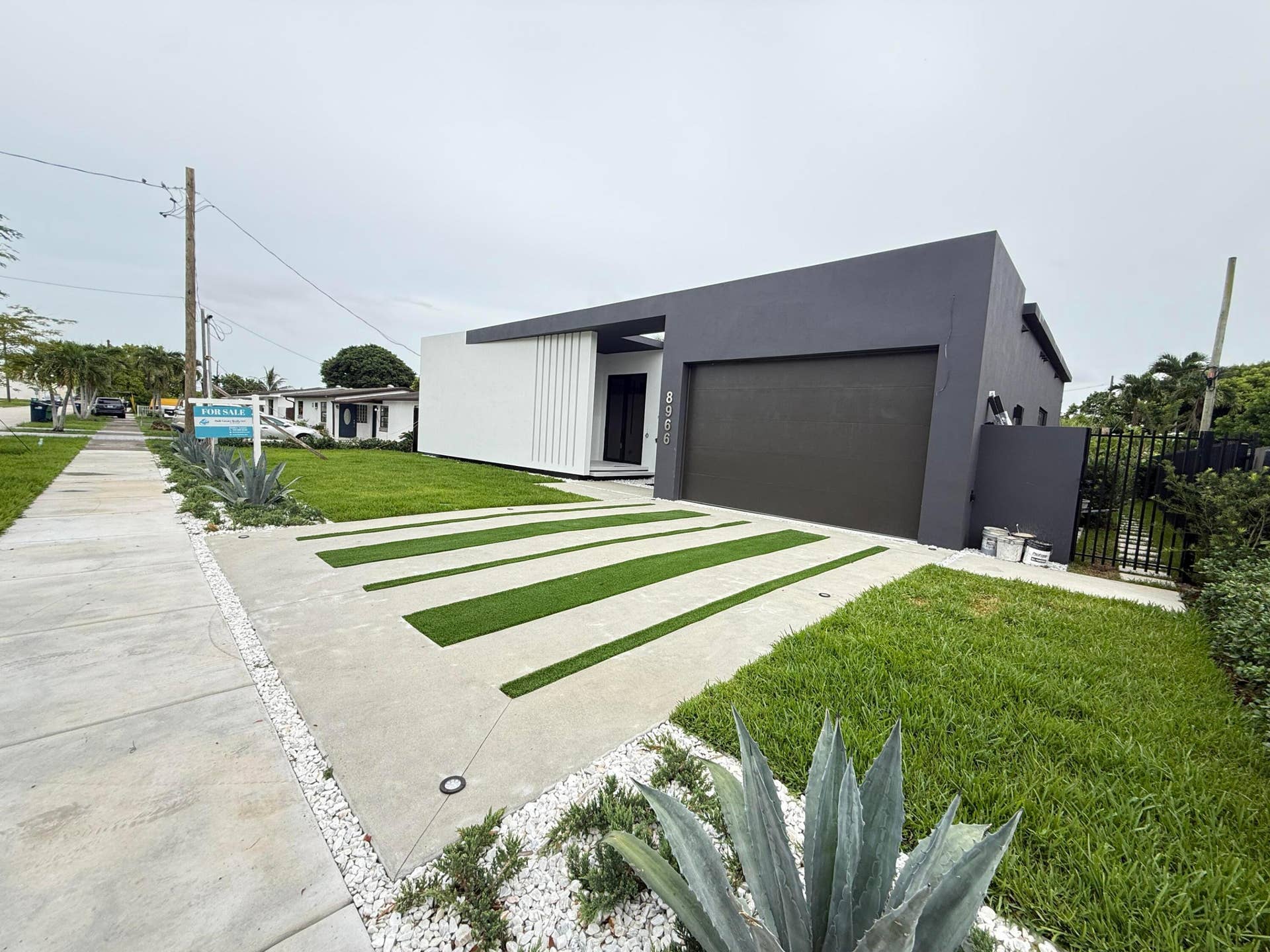 8966 SW 40th Terrace, Miami, FL 33165 front 2