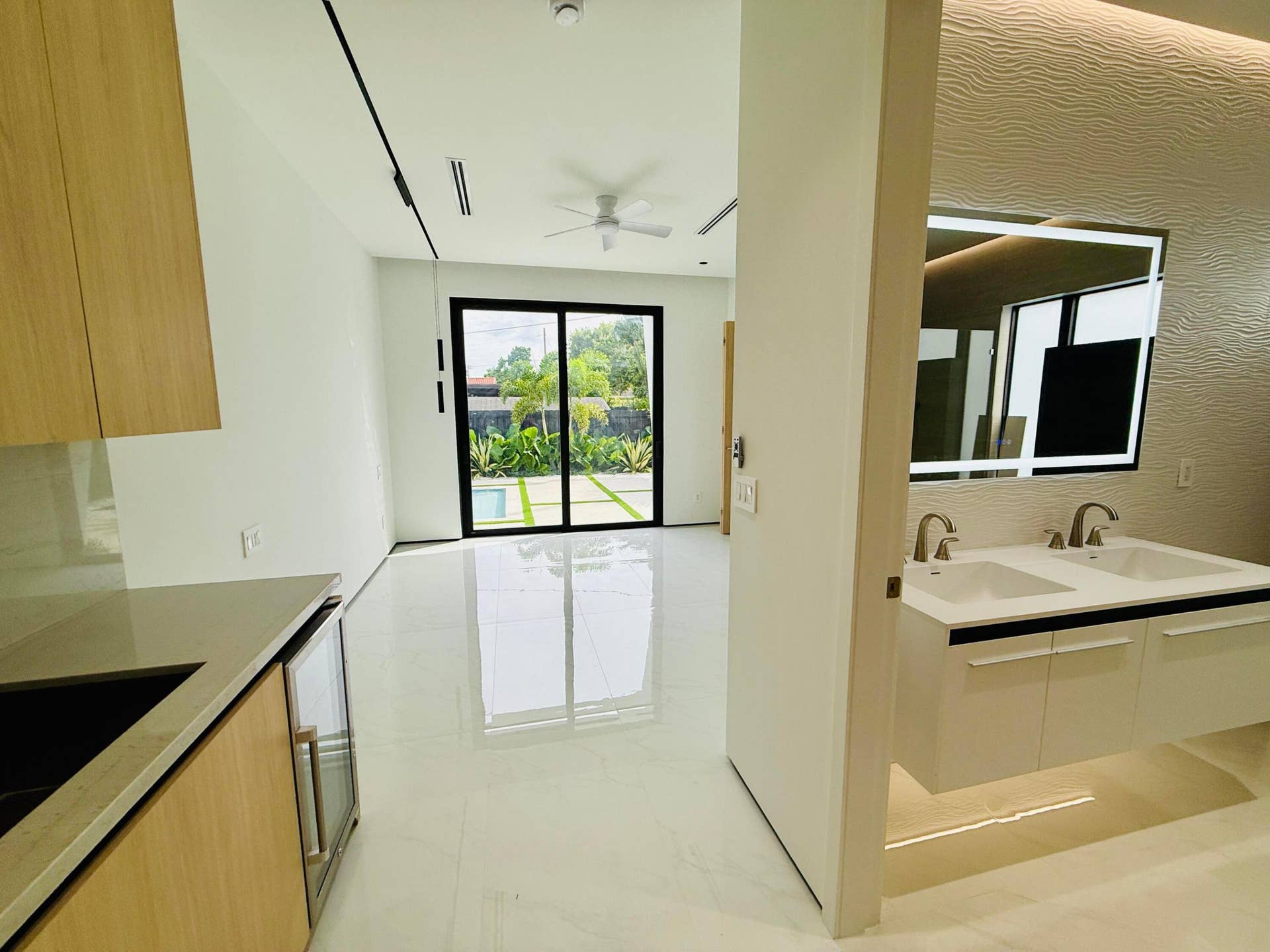 8966 SW 40th Terrace, Miami, FL 33165 master bed and bath