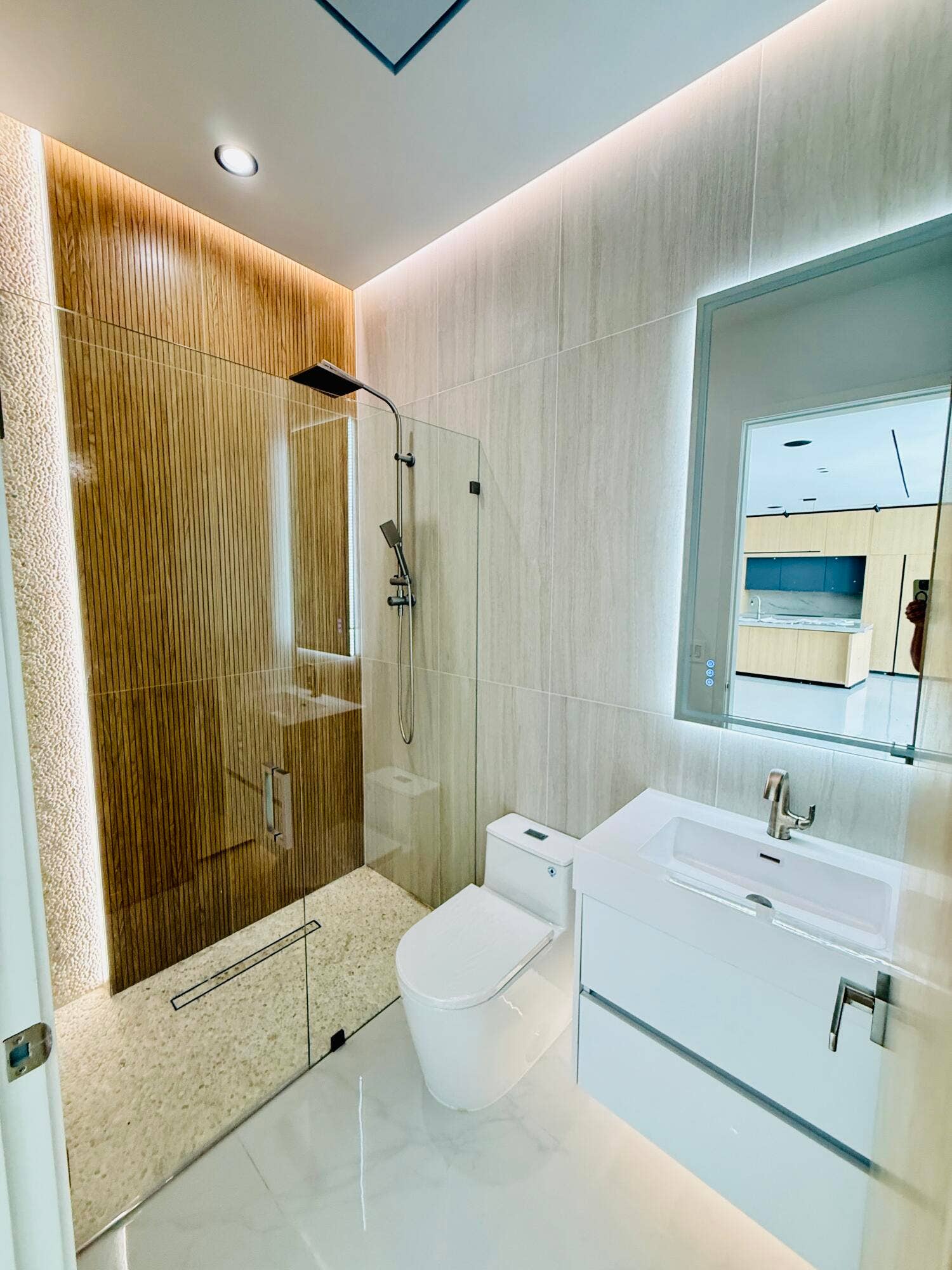 8966 SW 40th Terrace, Miami, FL 33165 2nd bath