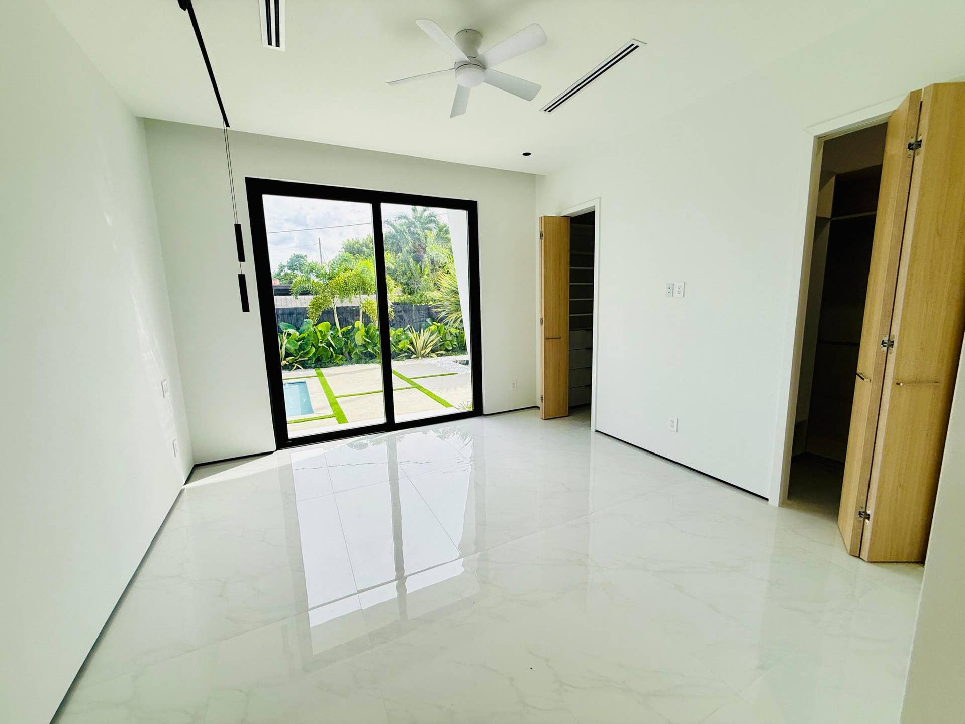 8966 SW 40th Terrace, Miami, FL 33165 master bed