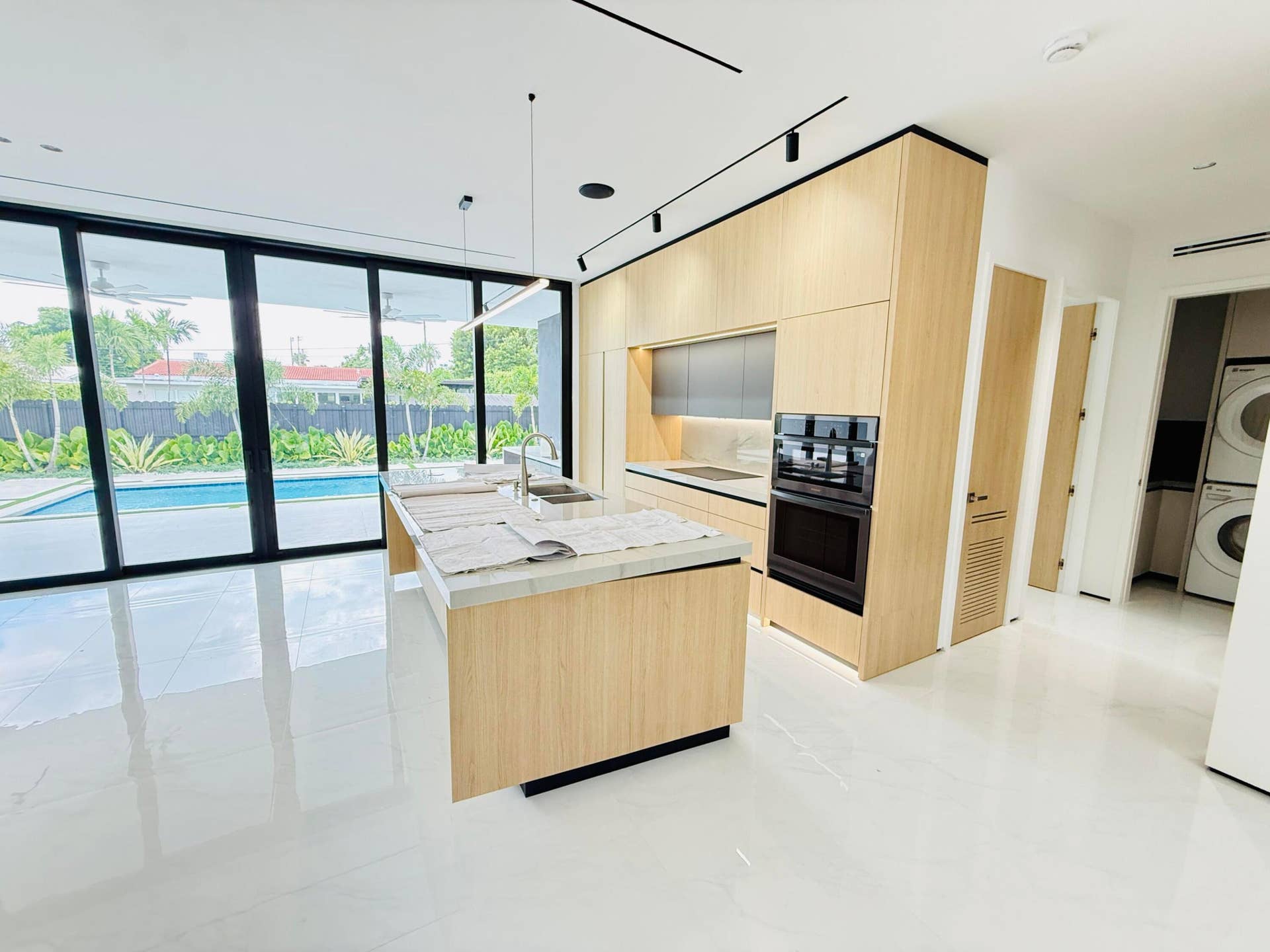 8966 SW 40th Terrace, Miami, FL 33165 kitchen 2