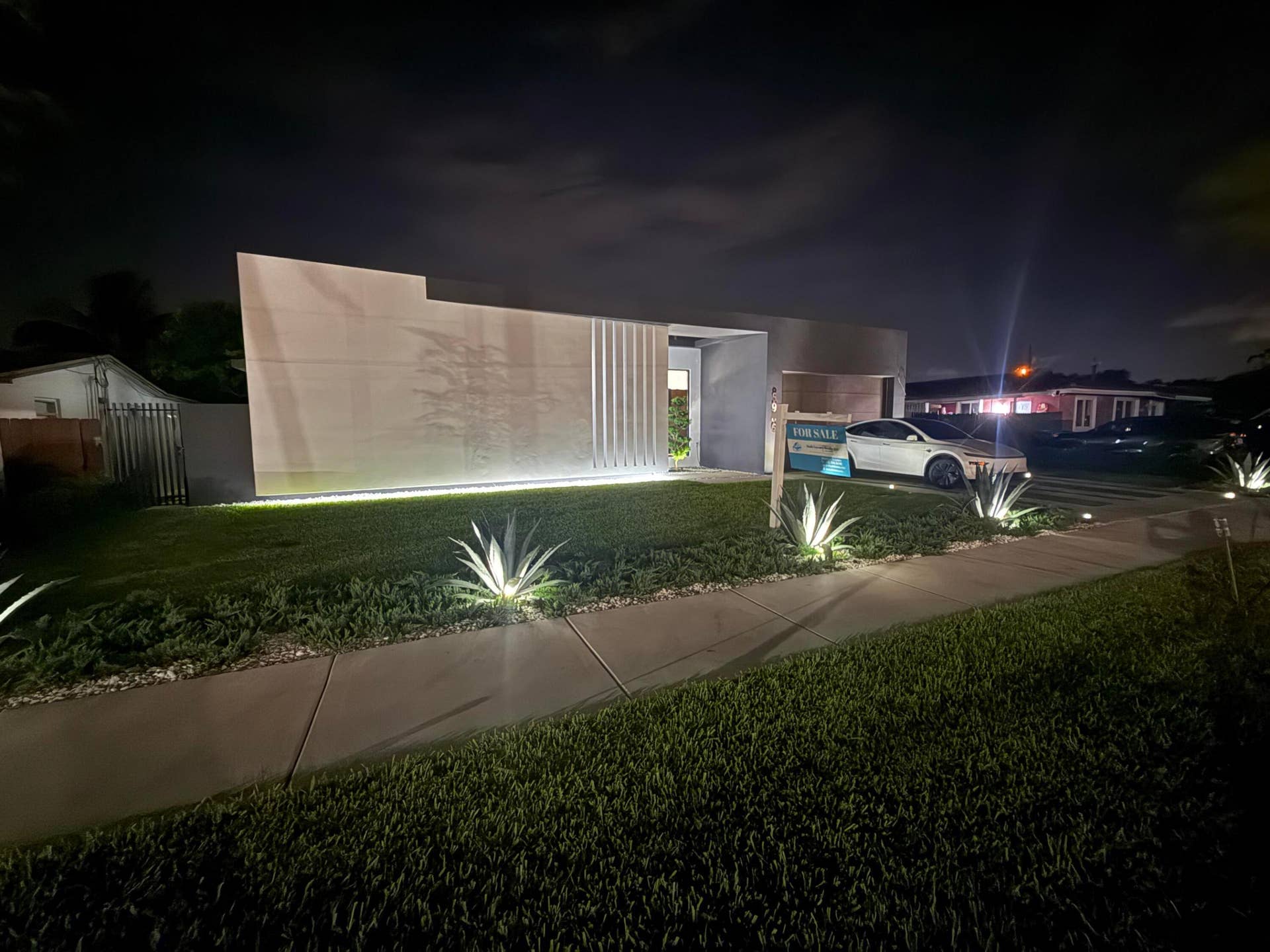 8966 SW 40th Terrace, Miami, FL 33165 Night photo