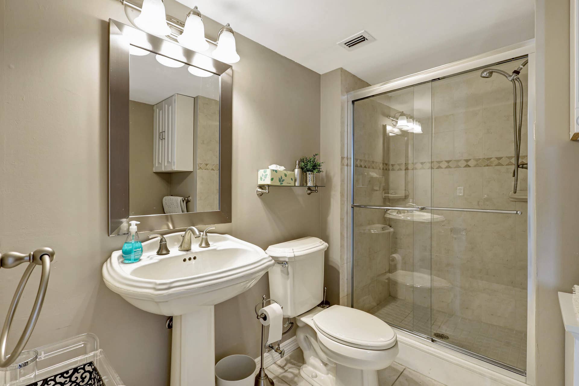 840 Ocean Drive, #806, Juno Beach, FL 33408 2ND BATH