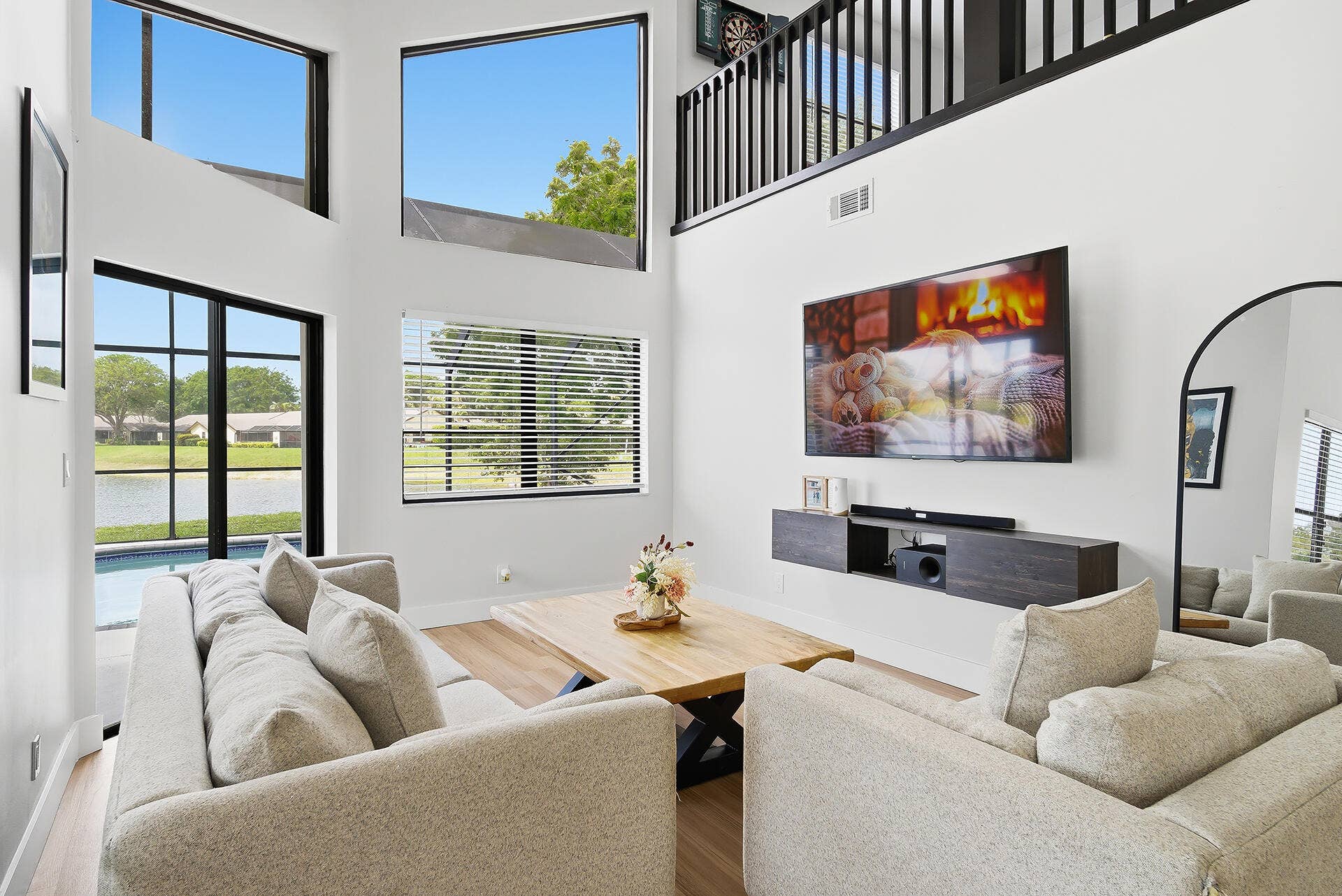 8606 Jared Way, Boca Raton, FL 33433 Living Room