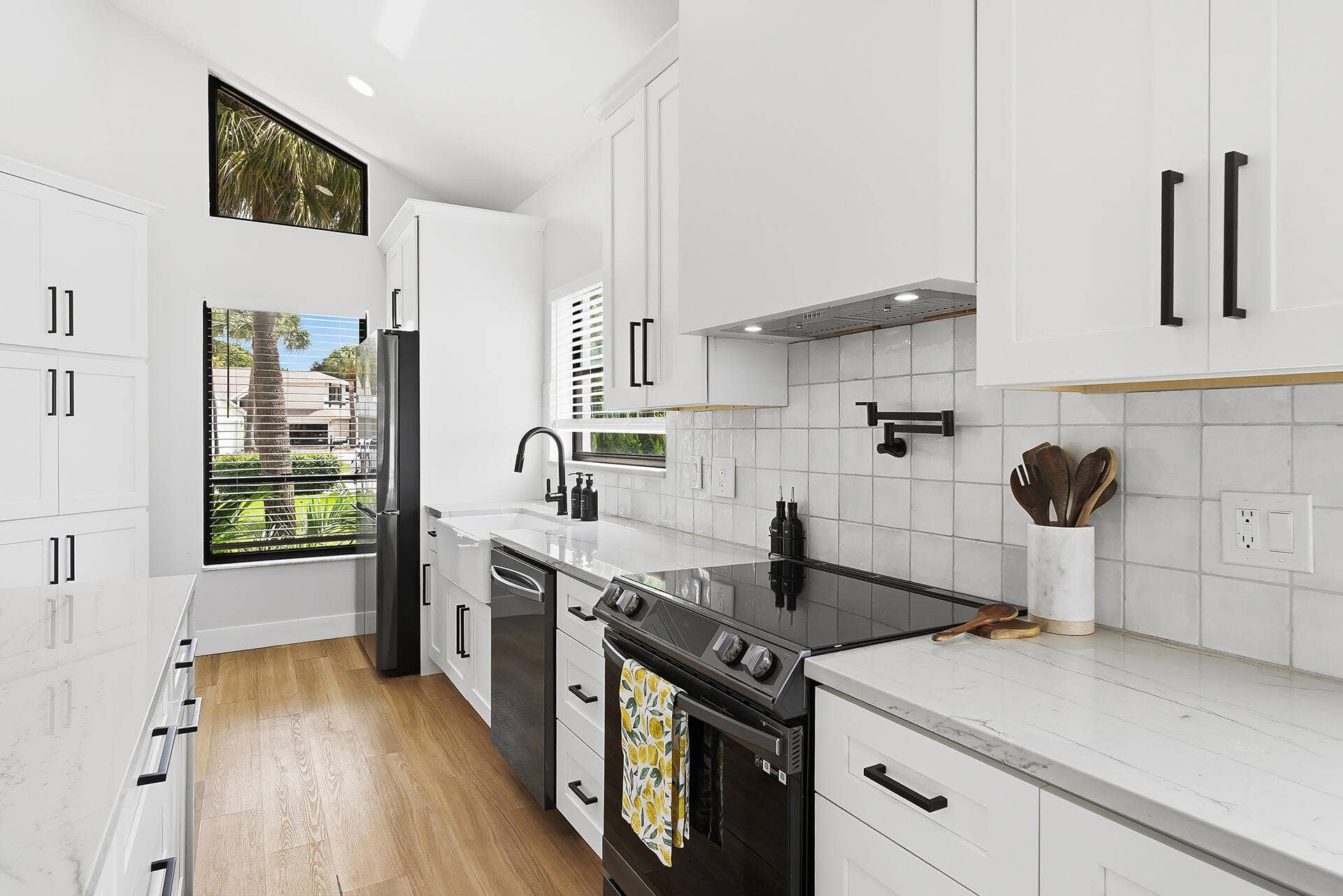 8606 Jared Way, Boca Raton, FL 33433 Kitchen Appliances