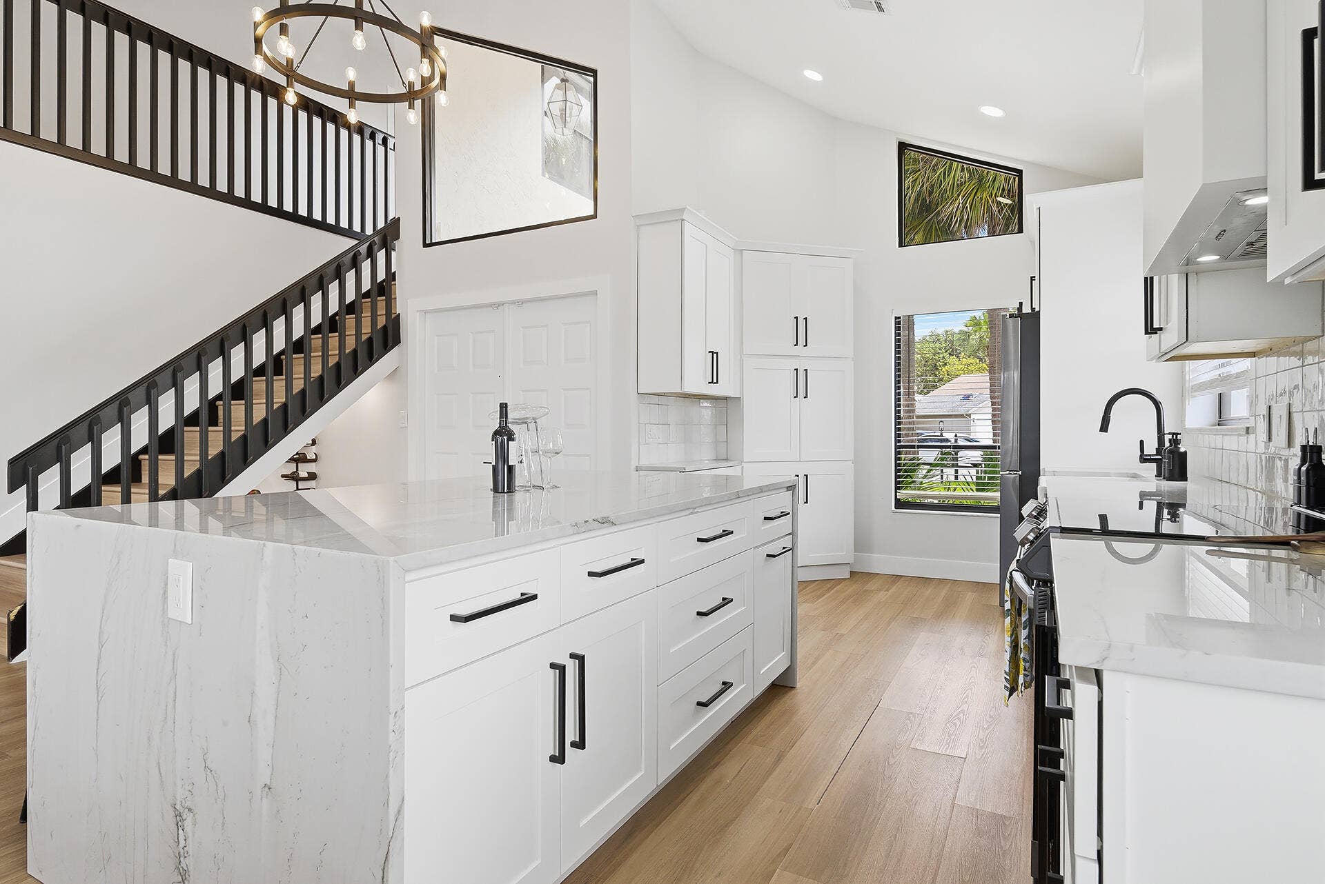 8606 Jared Way, Boca Raton, FL 33433 Kitchen Island