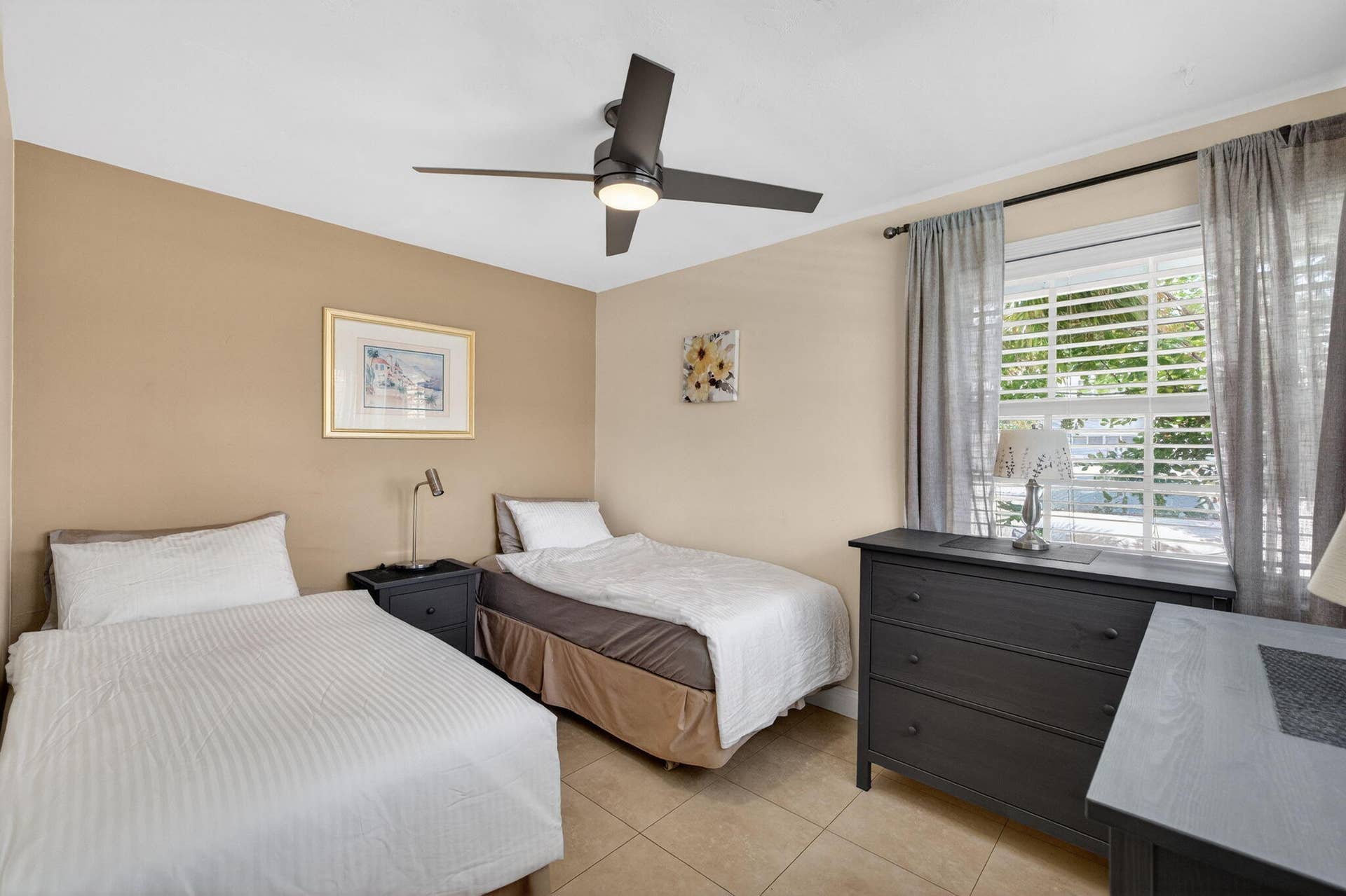 Unit #1 guest room