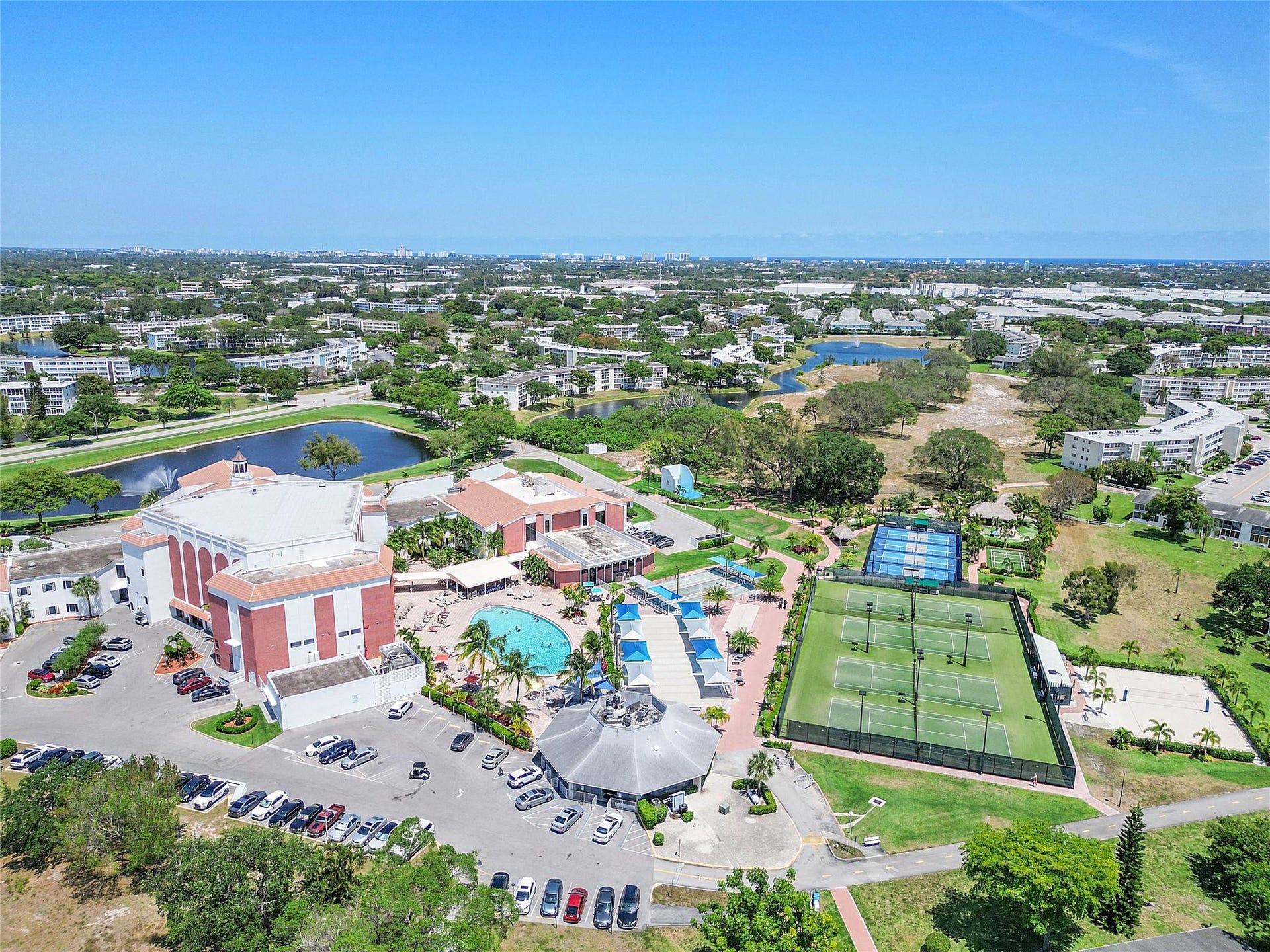190 Oakridge M, Deerfield Beach, FL 33442 Photo 24