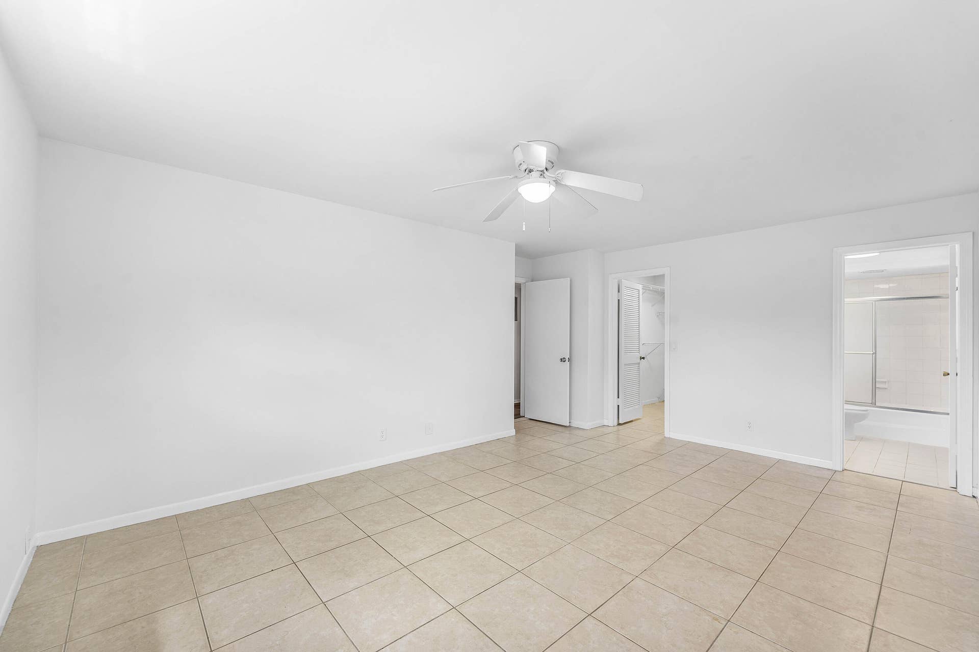 22725 SW 66th Avenue SW, #103, Boca Raton, FL 33428 Primary Bedroom Spacious Layout