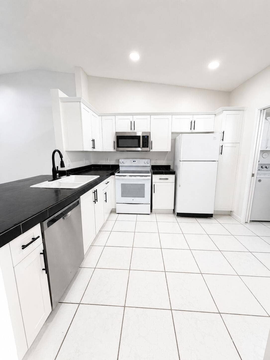 6356 Pointe Pleasant Circle, Delray Beach, FL 33484 kitchen1