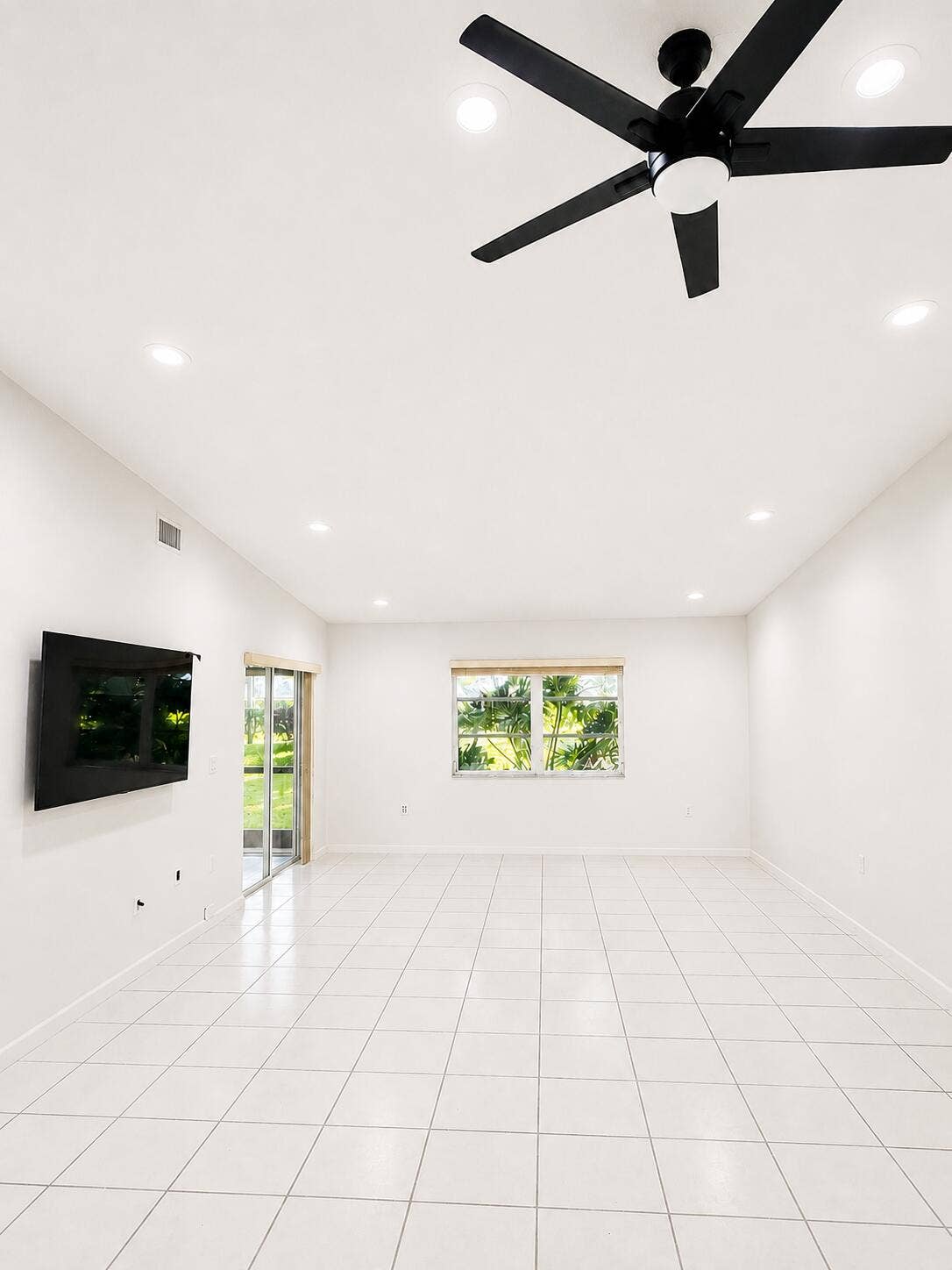 6356 Pointe Pleasant Circle, Delray Beach, FL 33484 living room softer white walls