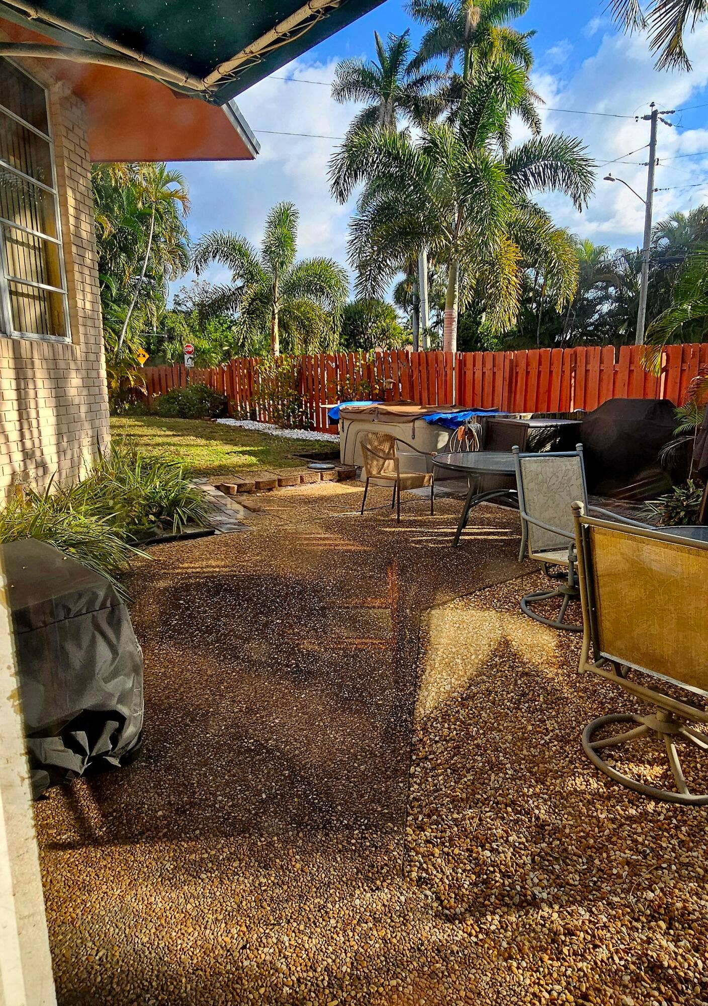 1000046217