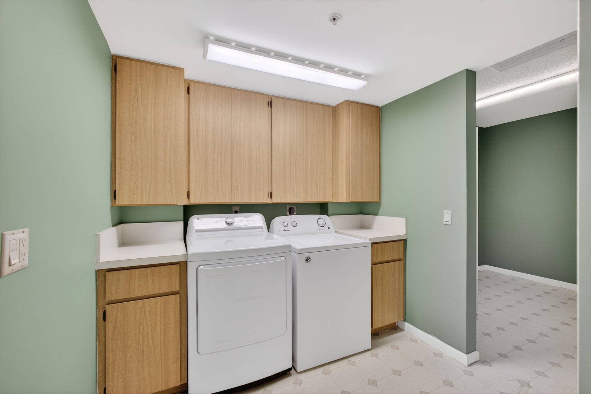 601 Seafarer Circle, #504, Jupiter, FL 33477 storage for clubs, boards or small office.