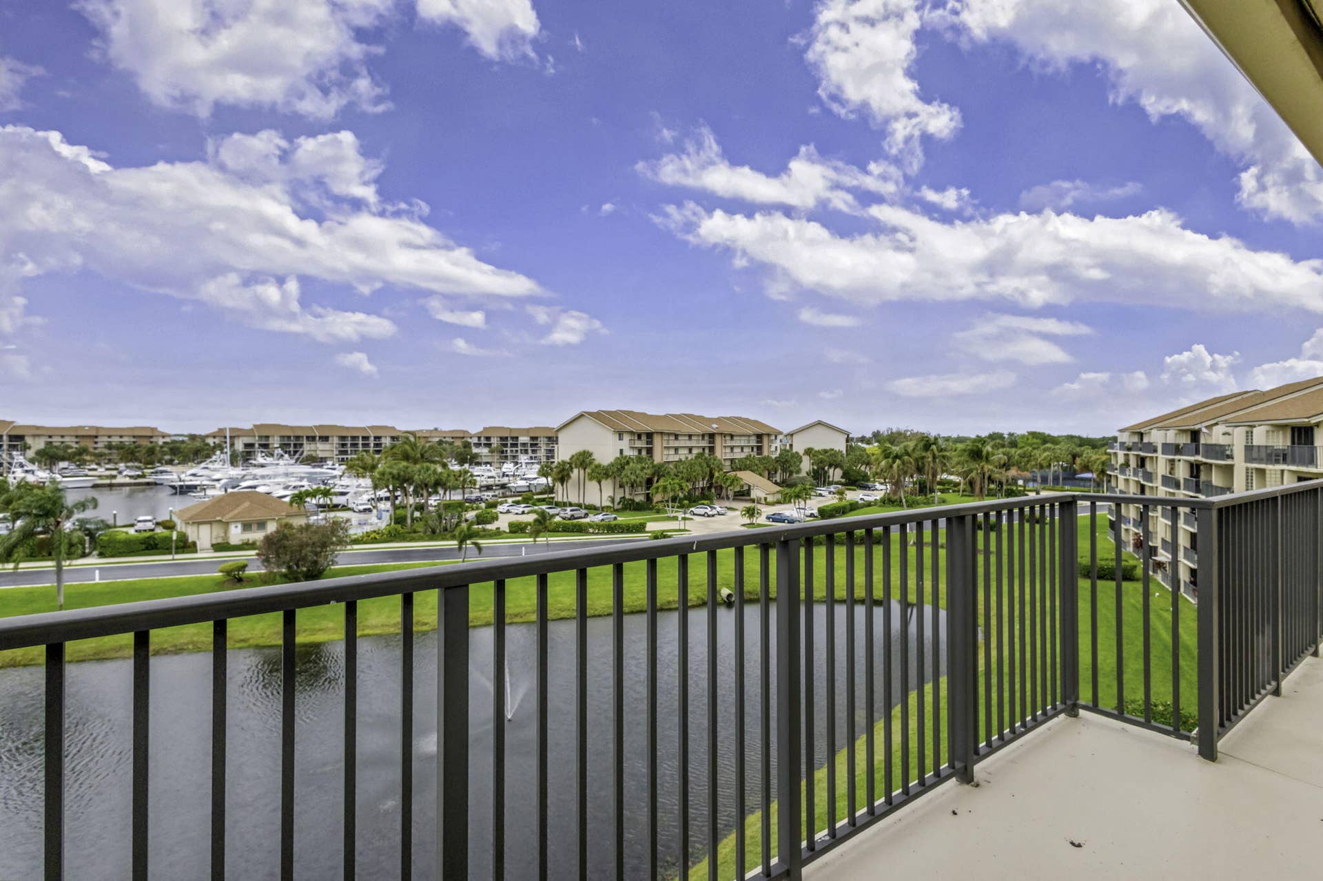 601 Seafarer Circle, #504, Jupiter, FL 33477 patio