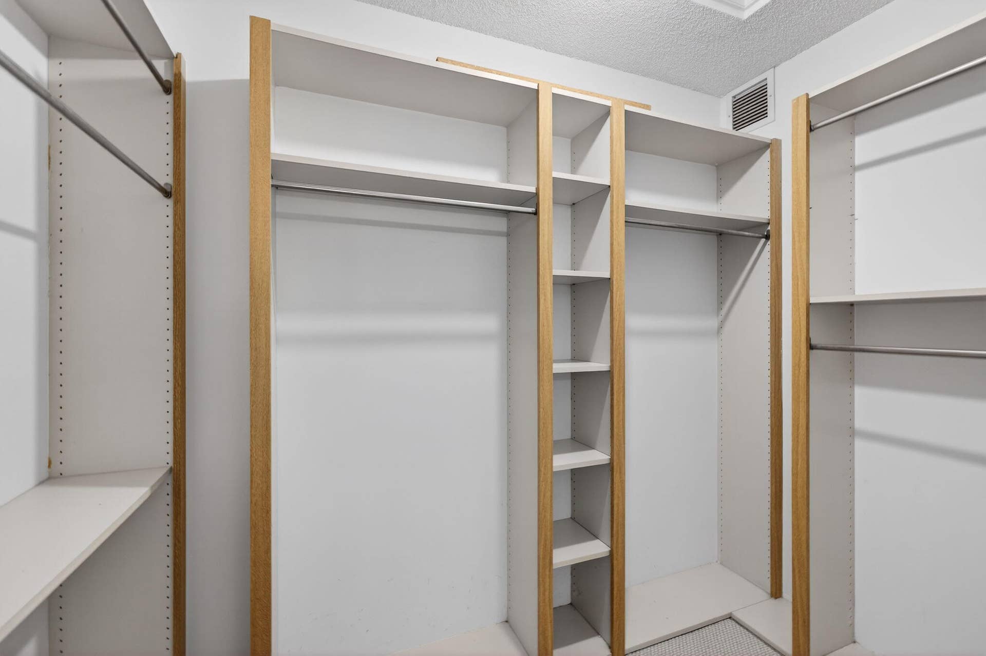 601 Seafarer Circle, #504, Jupiter, FL 33477 Master closet