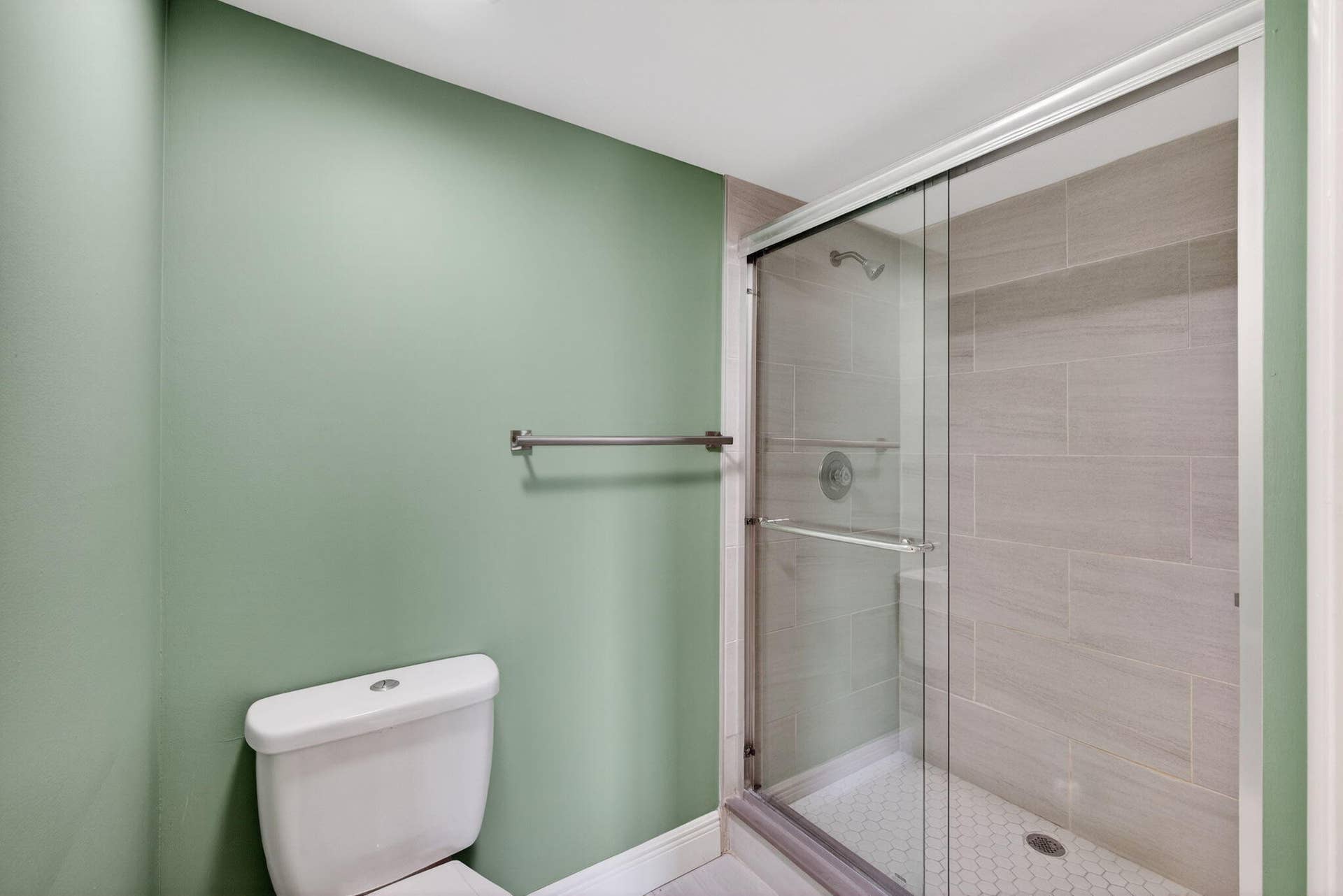 601 Seafarer Circle, #504, Jupiter, FL 33477 Remodeled floor, shower and surround
