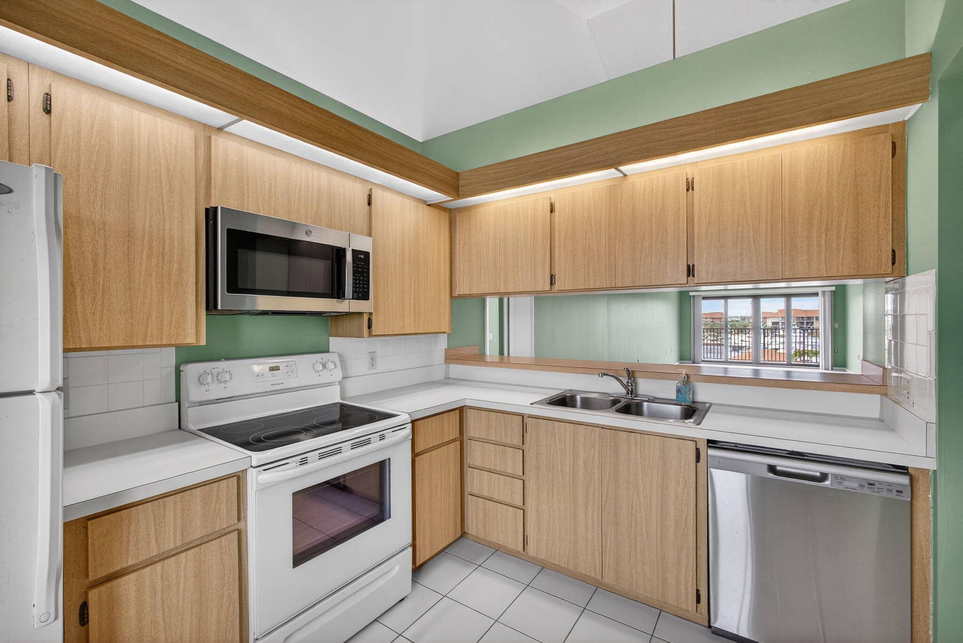 601 Seafarer Circle, #504, Jupiter, FL 33477 kitchen