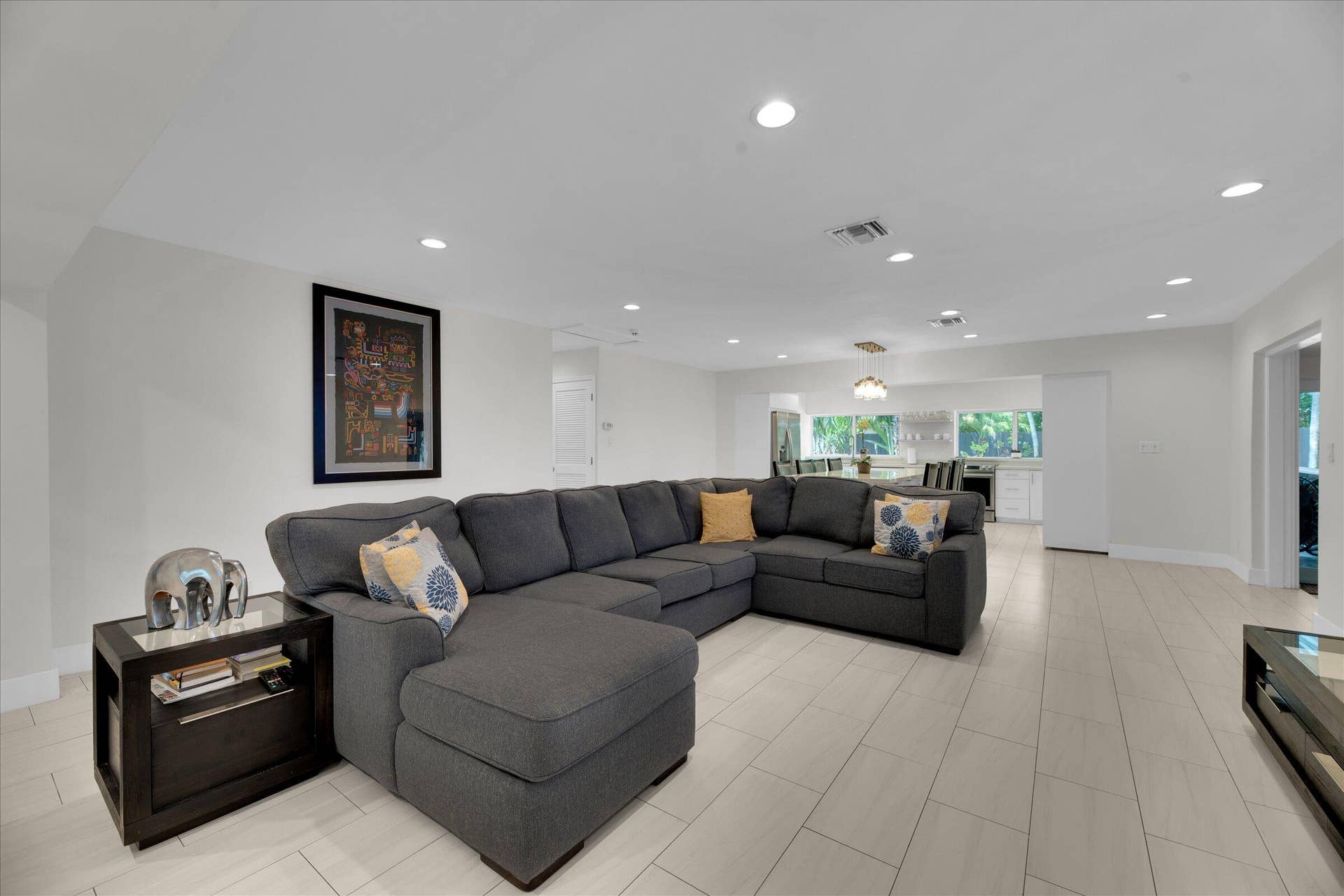 06-2633 NE 3rd Avenue-6