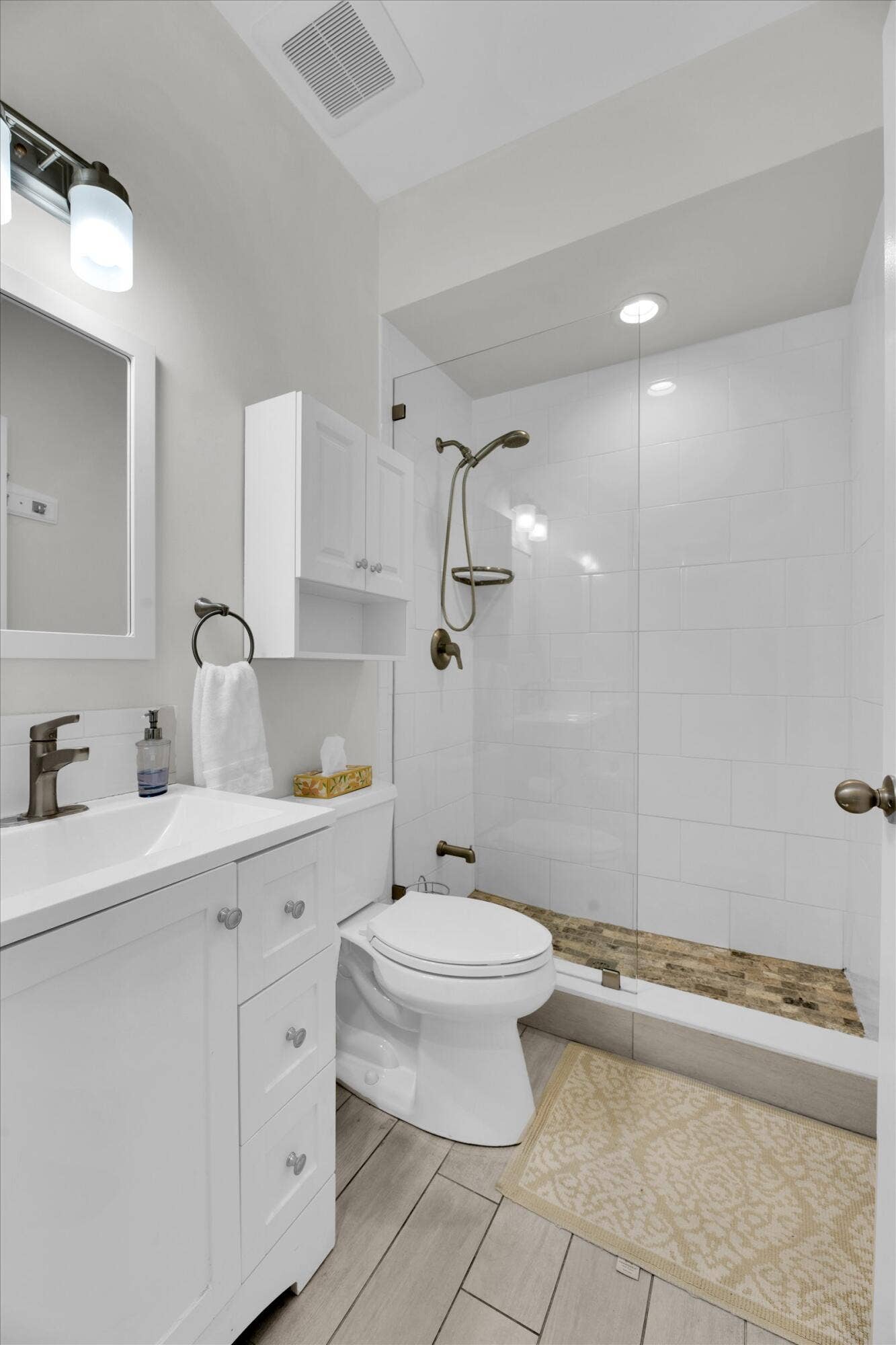 25-2633 NE 3rd Avenue-25