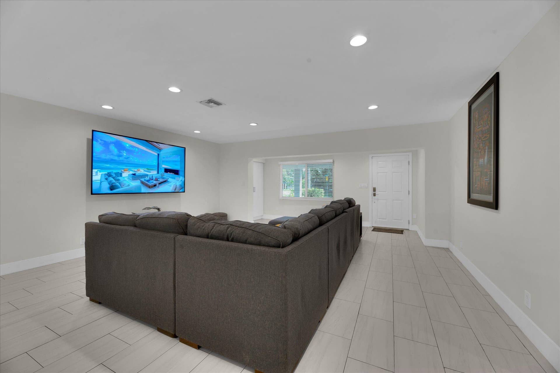 08-2633 NE 3rd Avenue-8