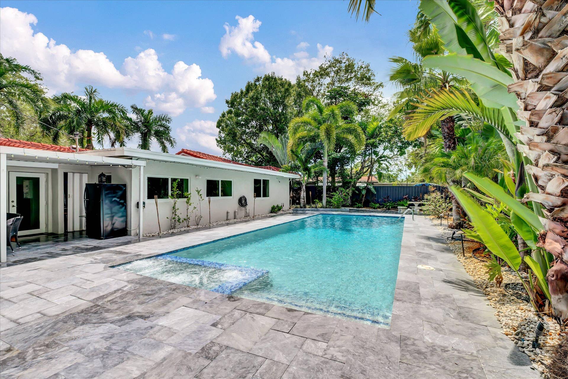 38-2633 NE 3rd Avenue-38