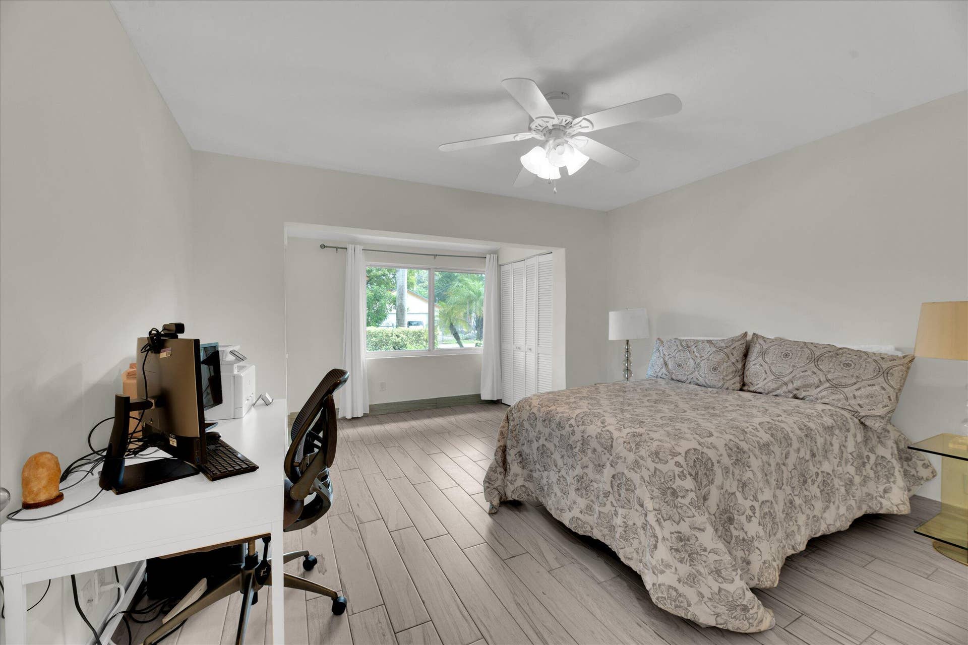 30-2633 NE 3rd Avenue-30